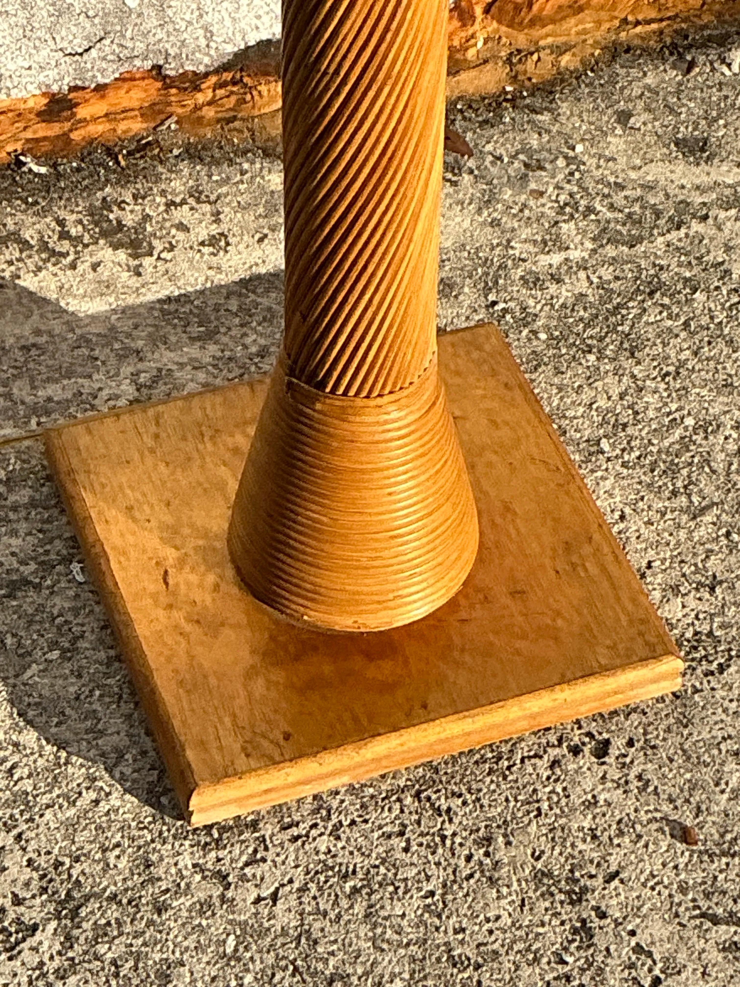 Vintage Costal Pencil Reed Stehlampe (20. Jahrhundert) im Angebot