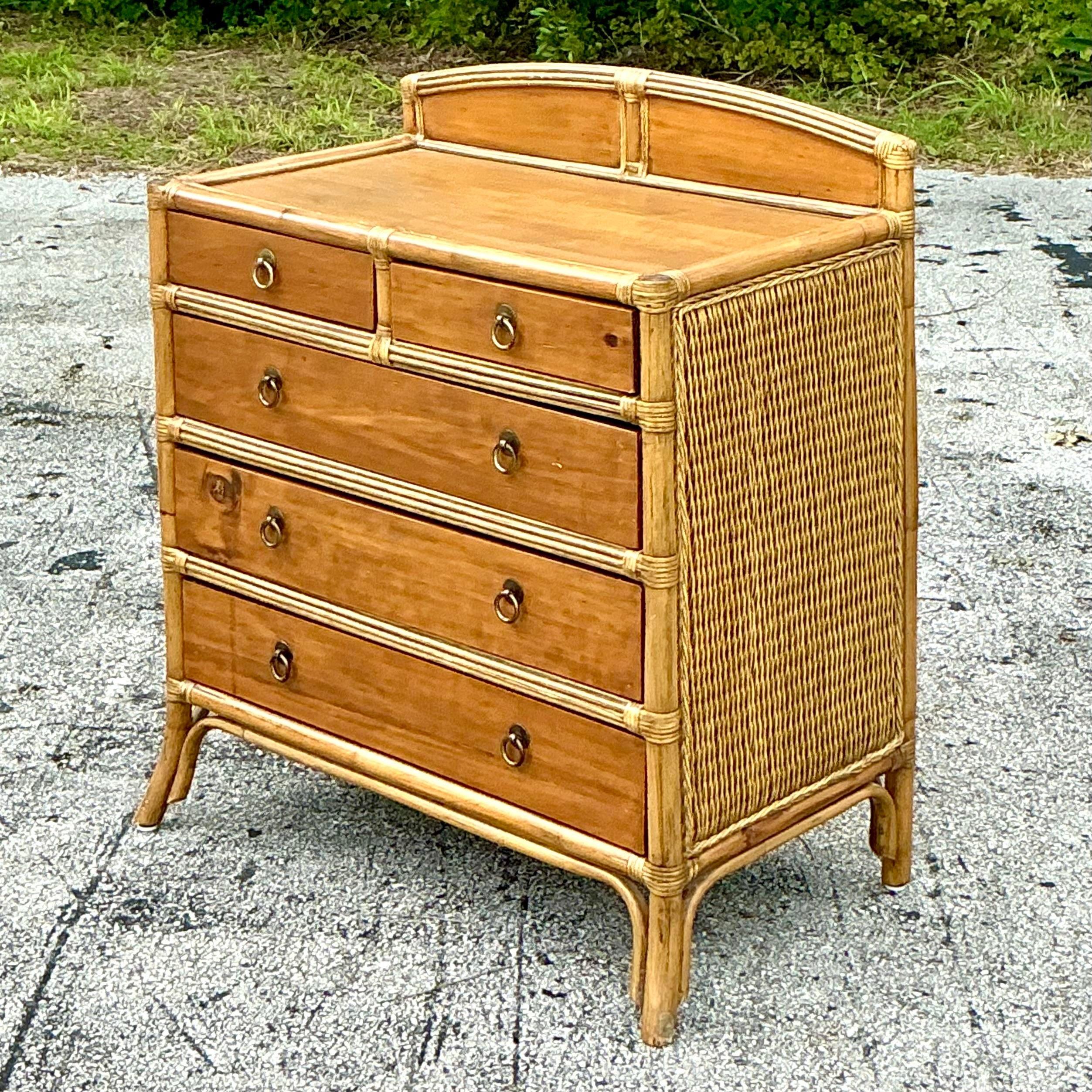 20ième siècle Commode vintage en rotin et pin tissé de Costal en vente