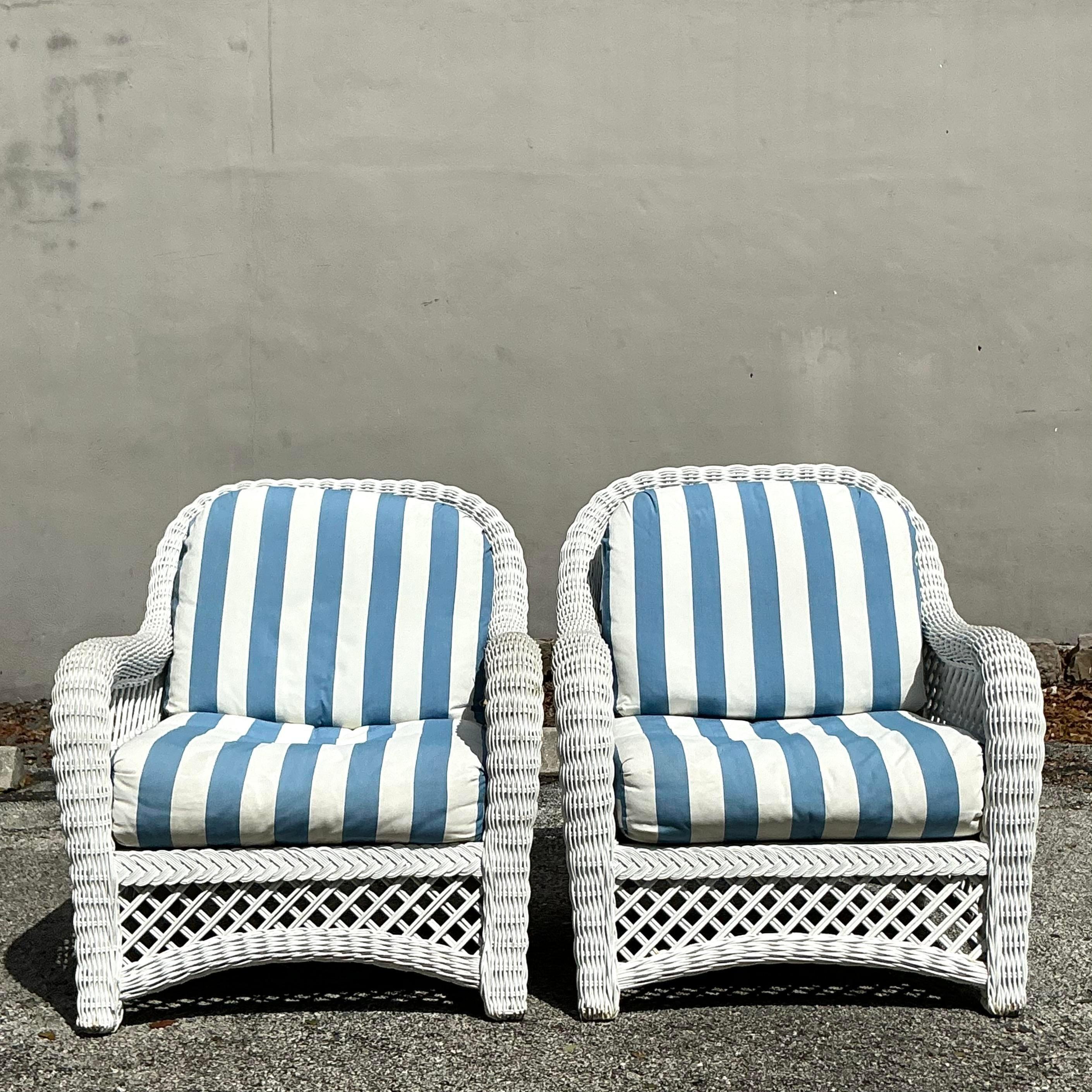 Paire de chaises longues vintage en rotin tissé Costal Bon état - En vente à west palm beach, FL