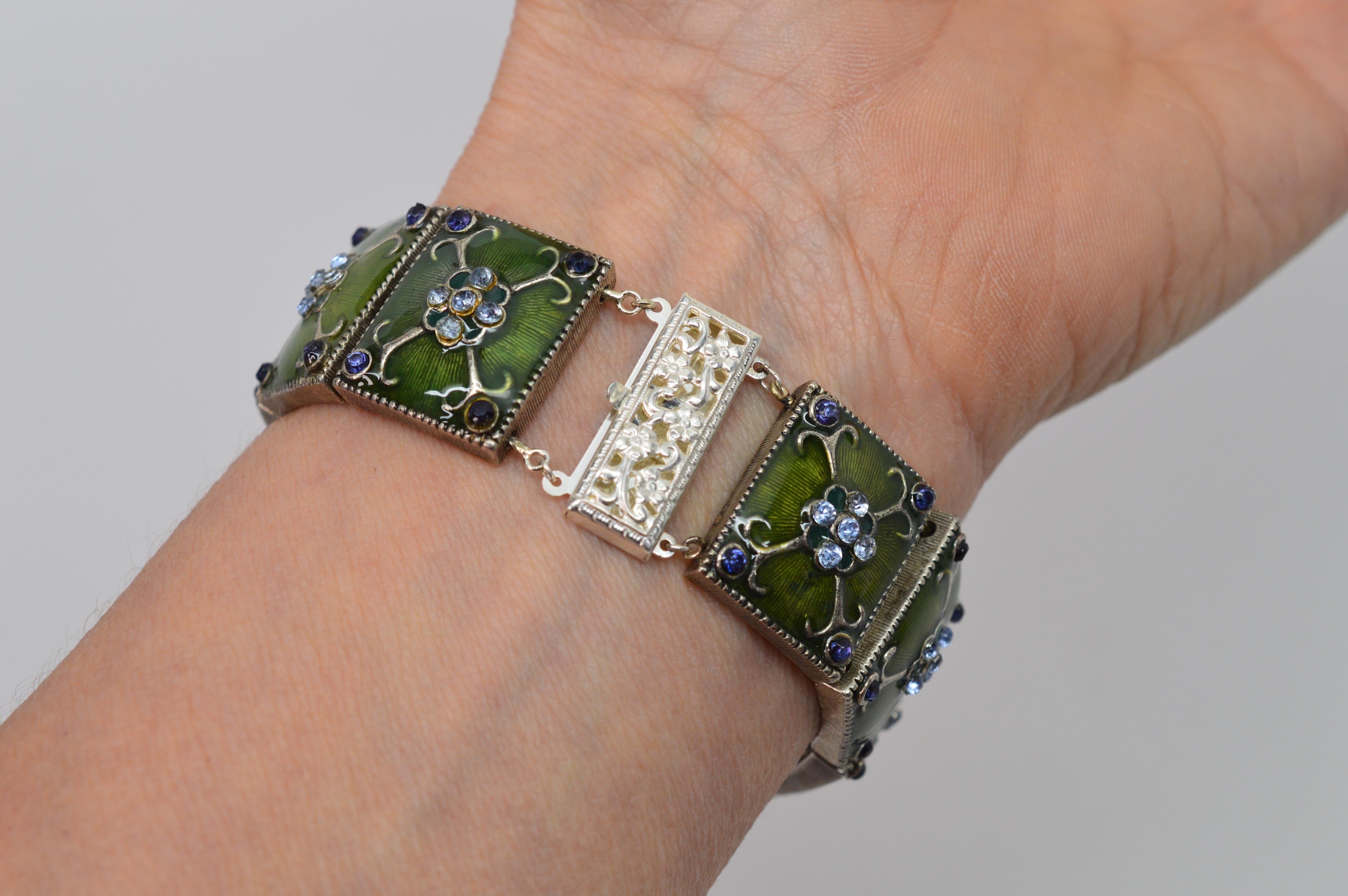 Vintage Costume Green Enamel Link Bracelet with White Sapphire and Onyx For Sale 2