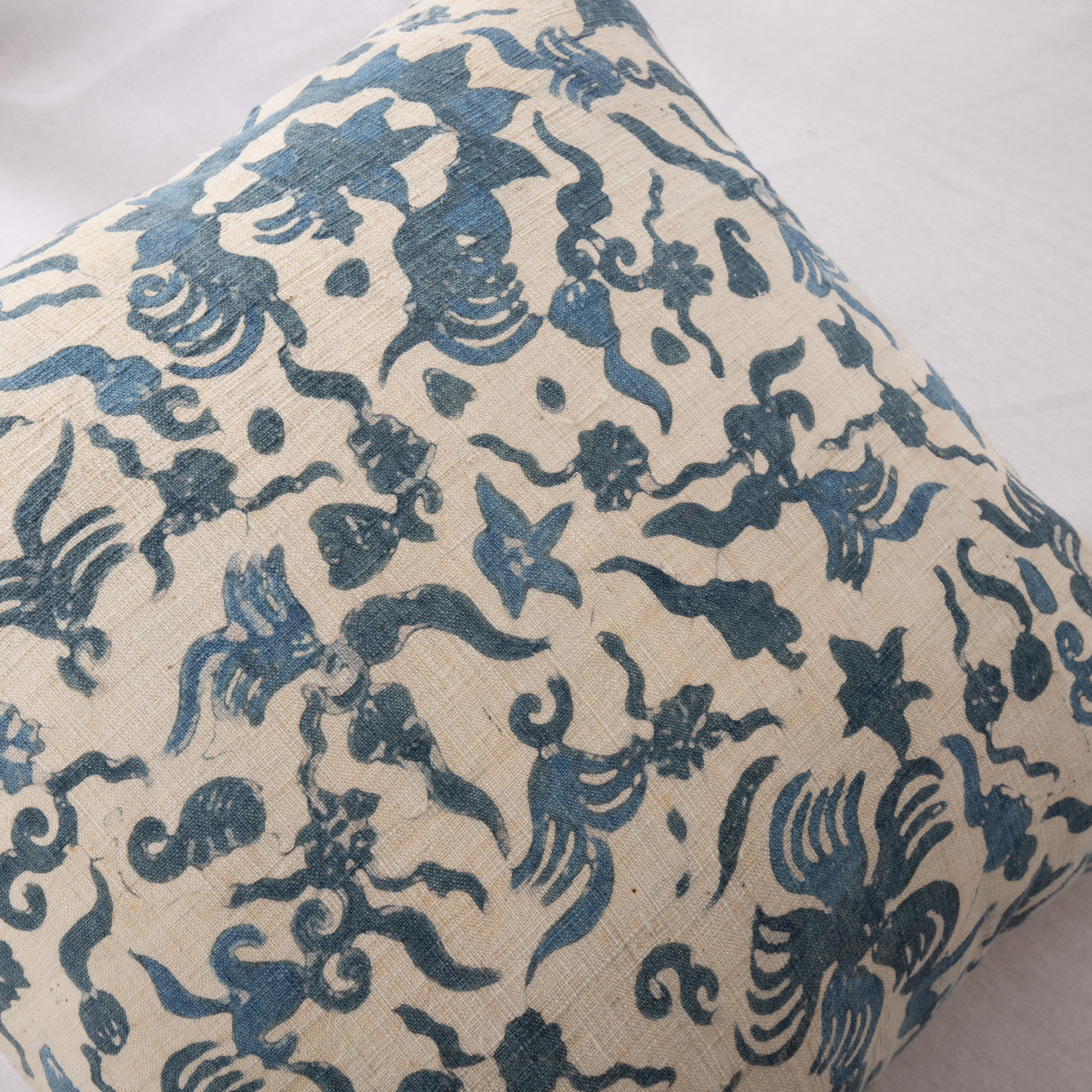 Vintage Cotton Batik Pillow Cover, 1970s/80s In Good Condition For Sale In Istanbul, TR