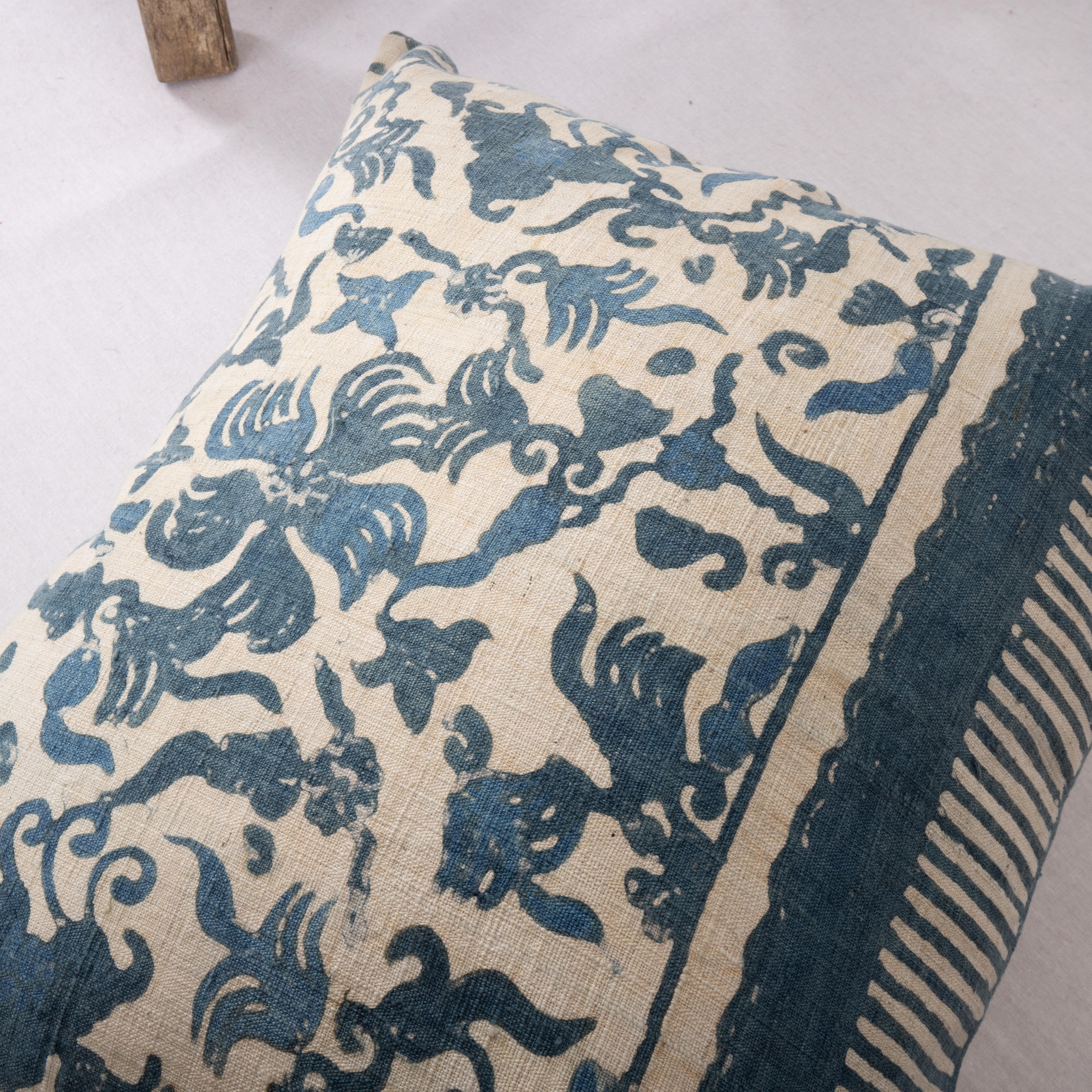 Vintage Cotton Batik Pillow Cover, 1970s/80s In Good Condition For Sale In Istanbul, TR