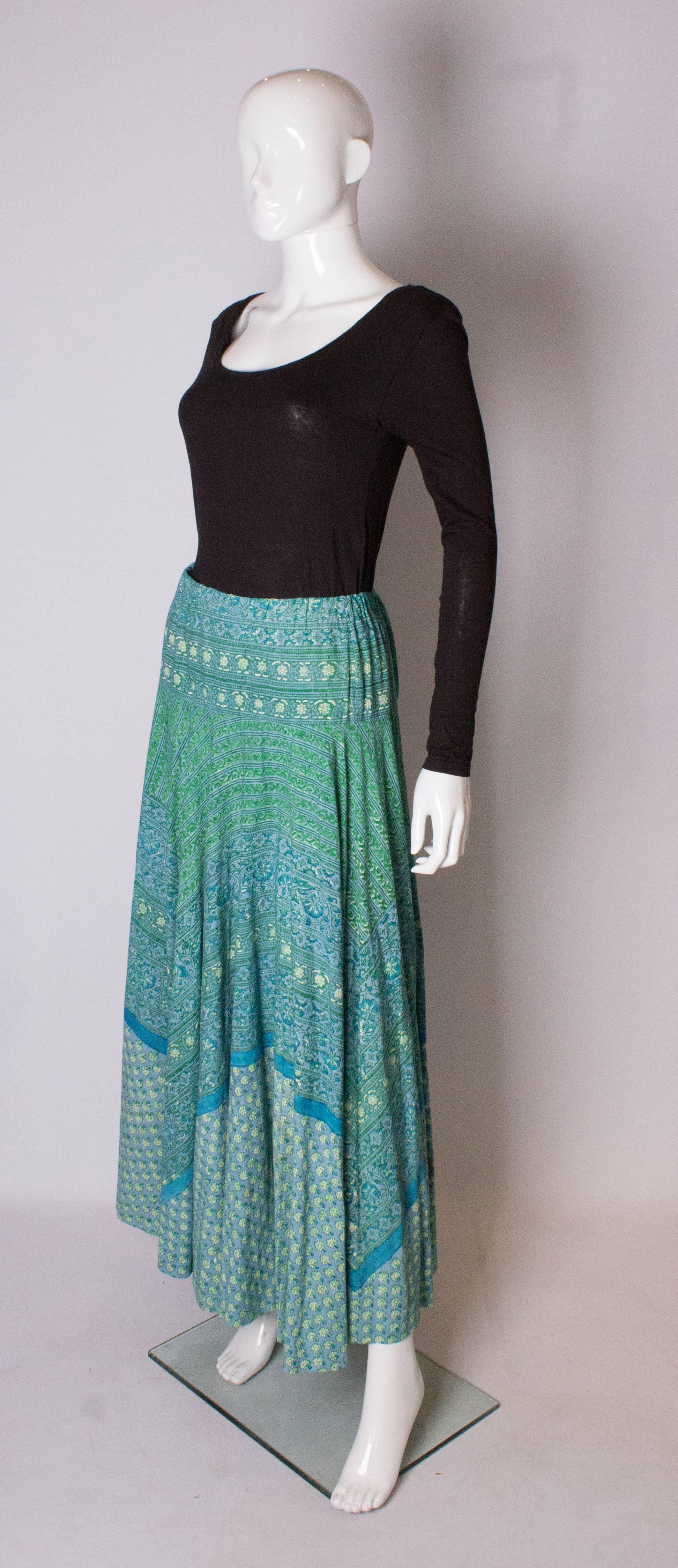 Blue A Vintage 1970s floral printed Cotton Boho summer day Skirt