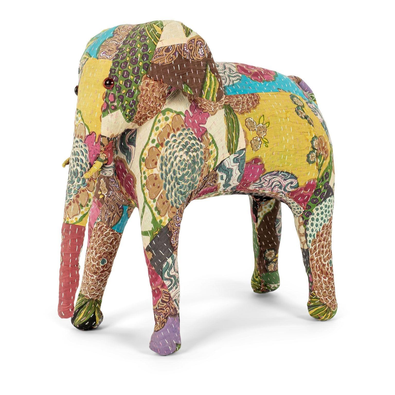 Éléphant vintage en coton recouvert de textiles indiens en vente 1