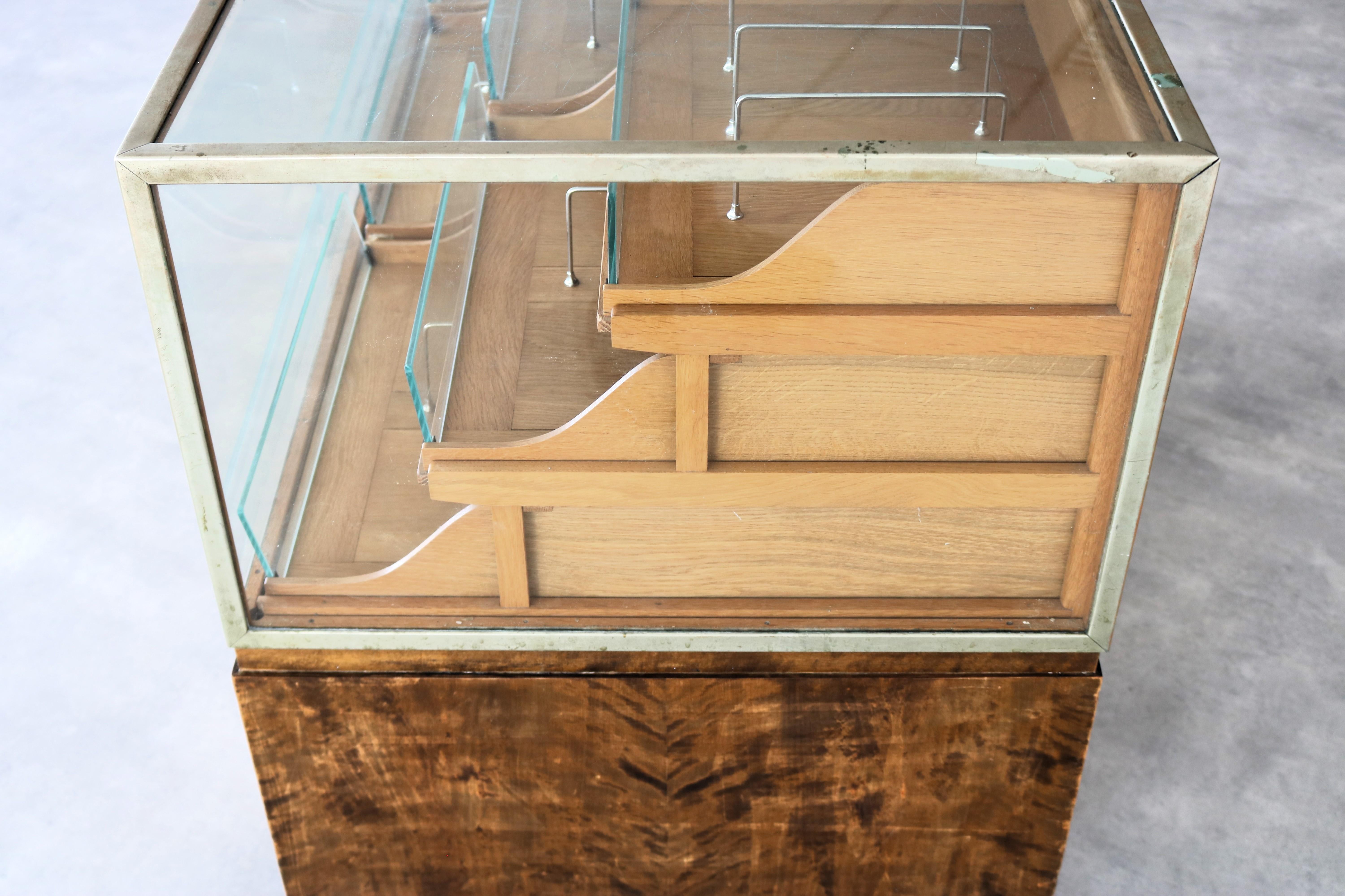 mostrador vintage  1940s  muestra  armario  Swedis en venta 3