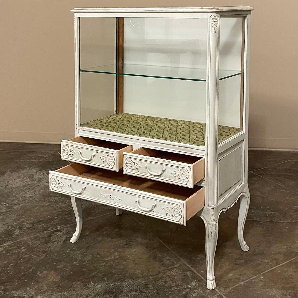 Oak Vintage Country French Louis XV Painted Vitrine For Sale