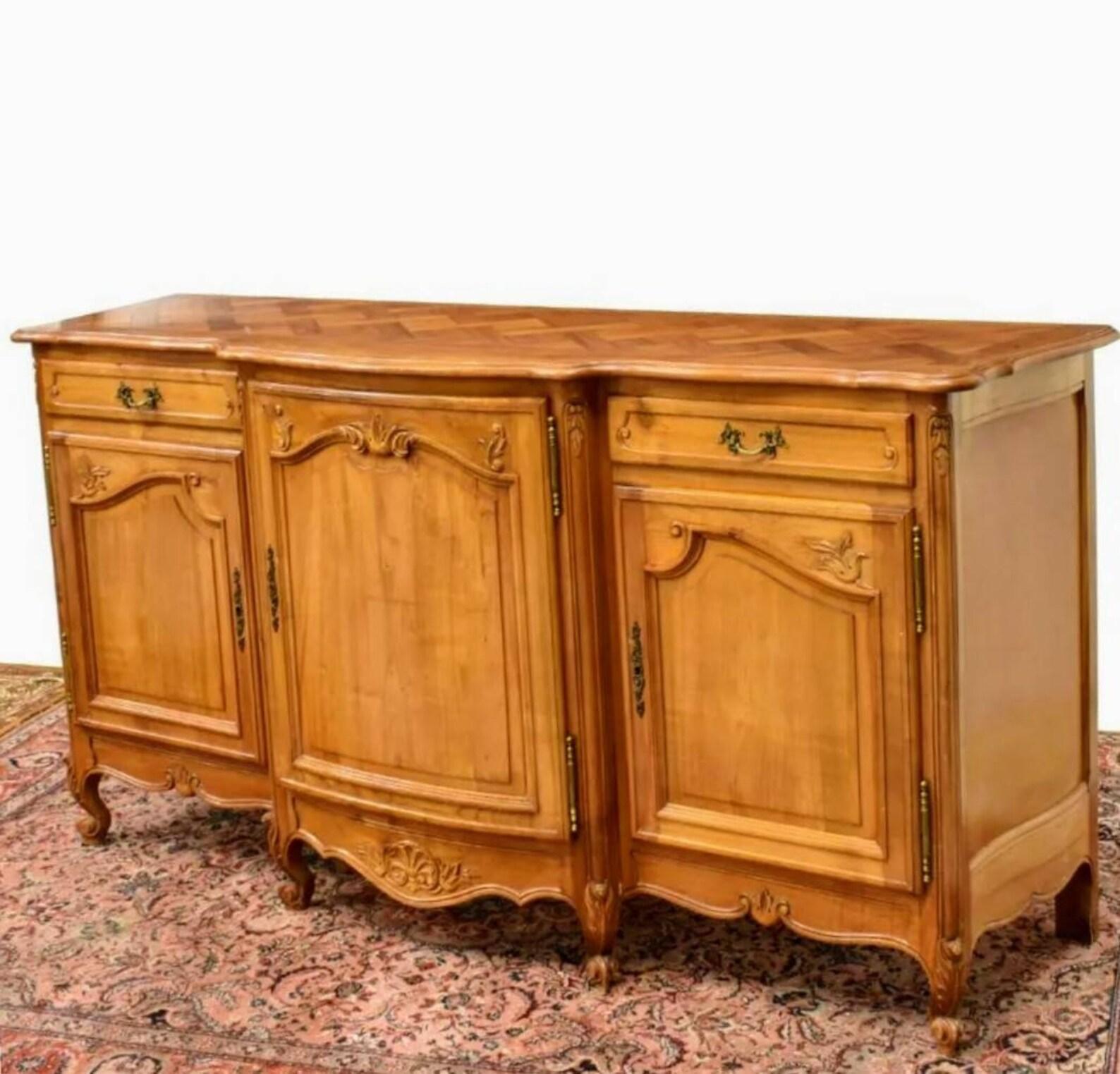 Vintage Country French Louis XV Style Fruitwood Sideboard For Sale 1