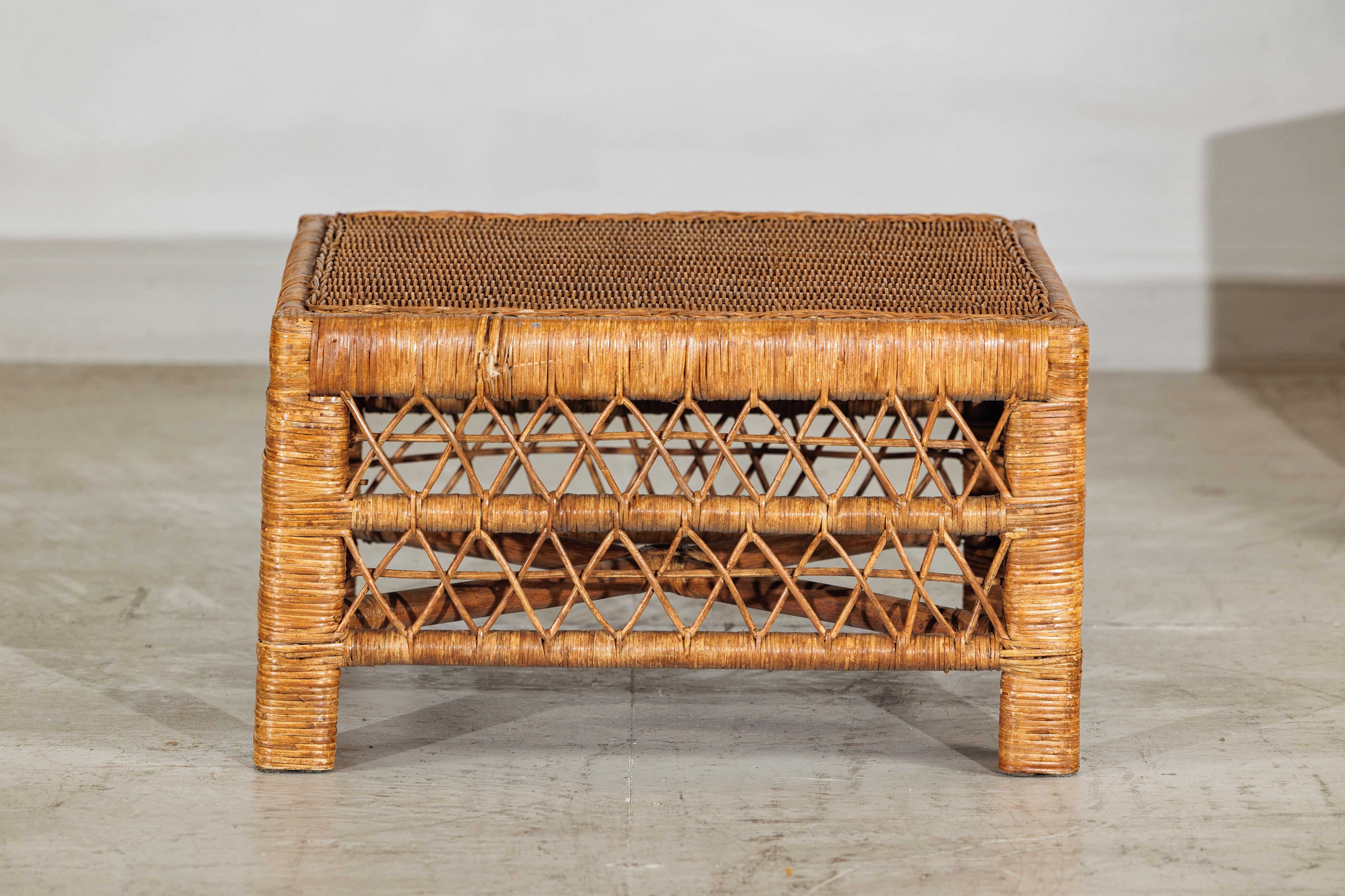 20th Century Vintage Country Style Low Rectangular Rattan Coffee Table with Lattice Base For Sale