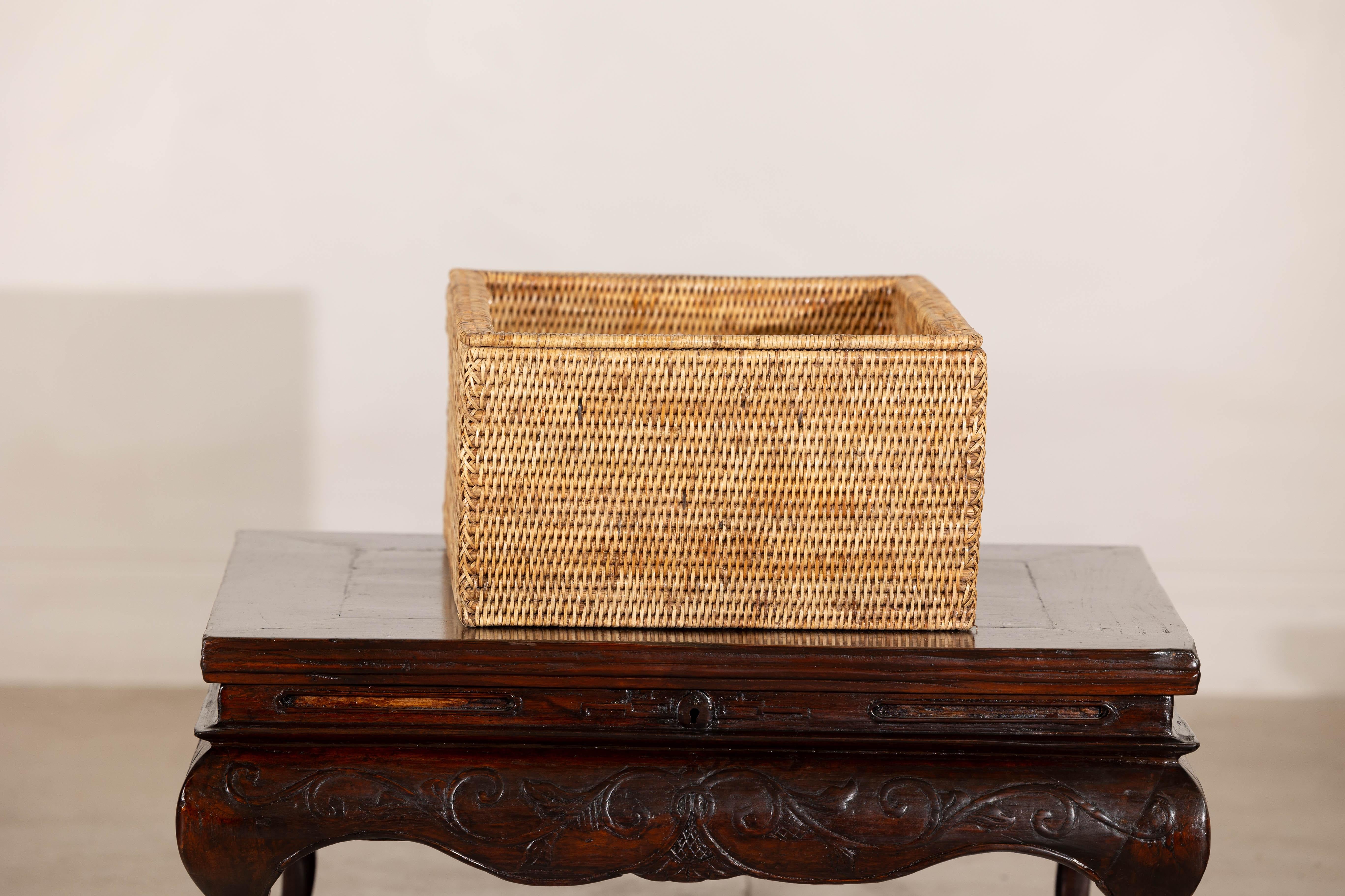 Vintage Country Style Rectangular Rattan Storage Box with Removable Tray Lid For Sale 6