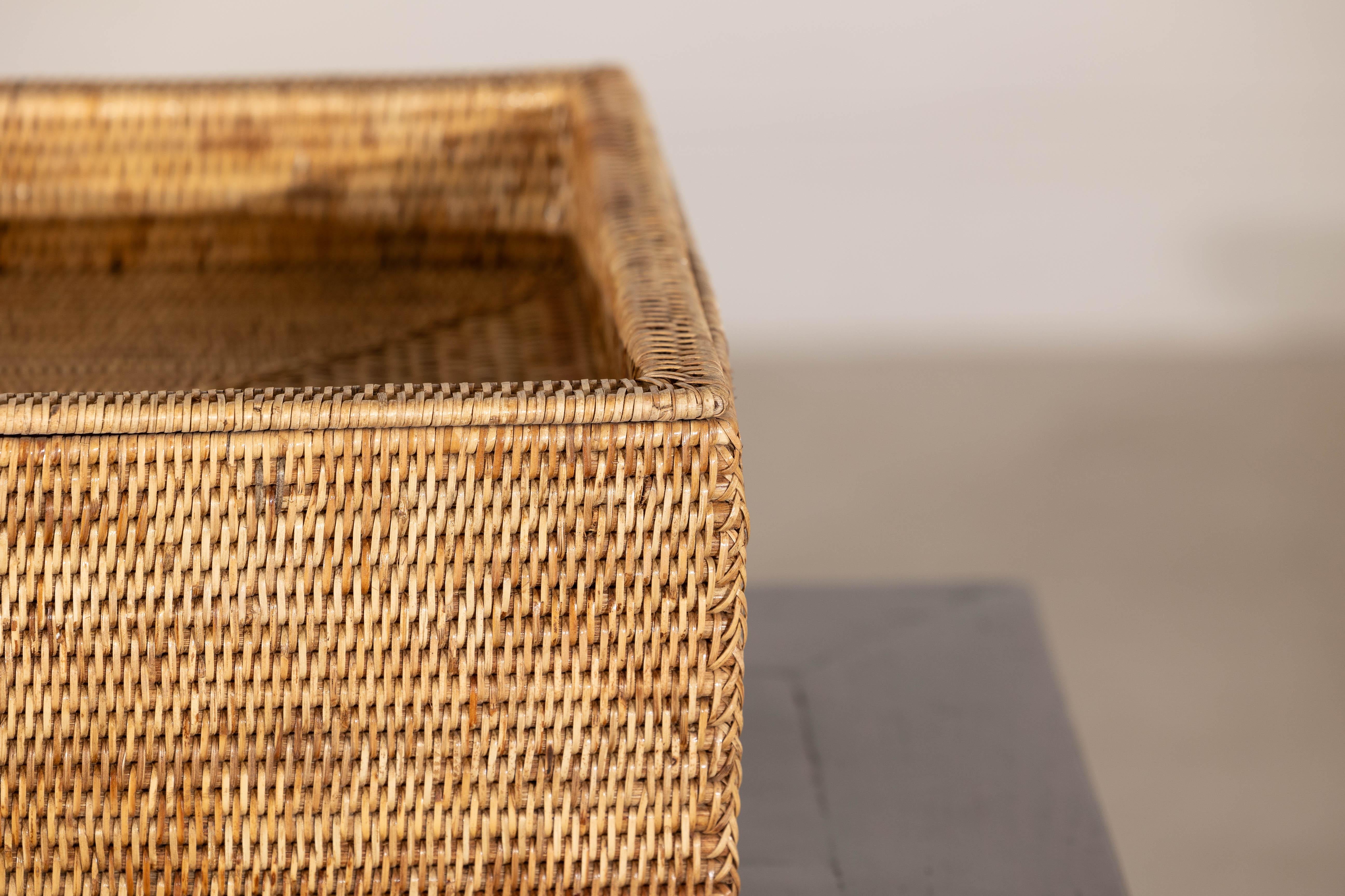 Vintage Country Style Rectangular Rattan Storage Box with Removable Tray Lid For Sale 11