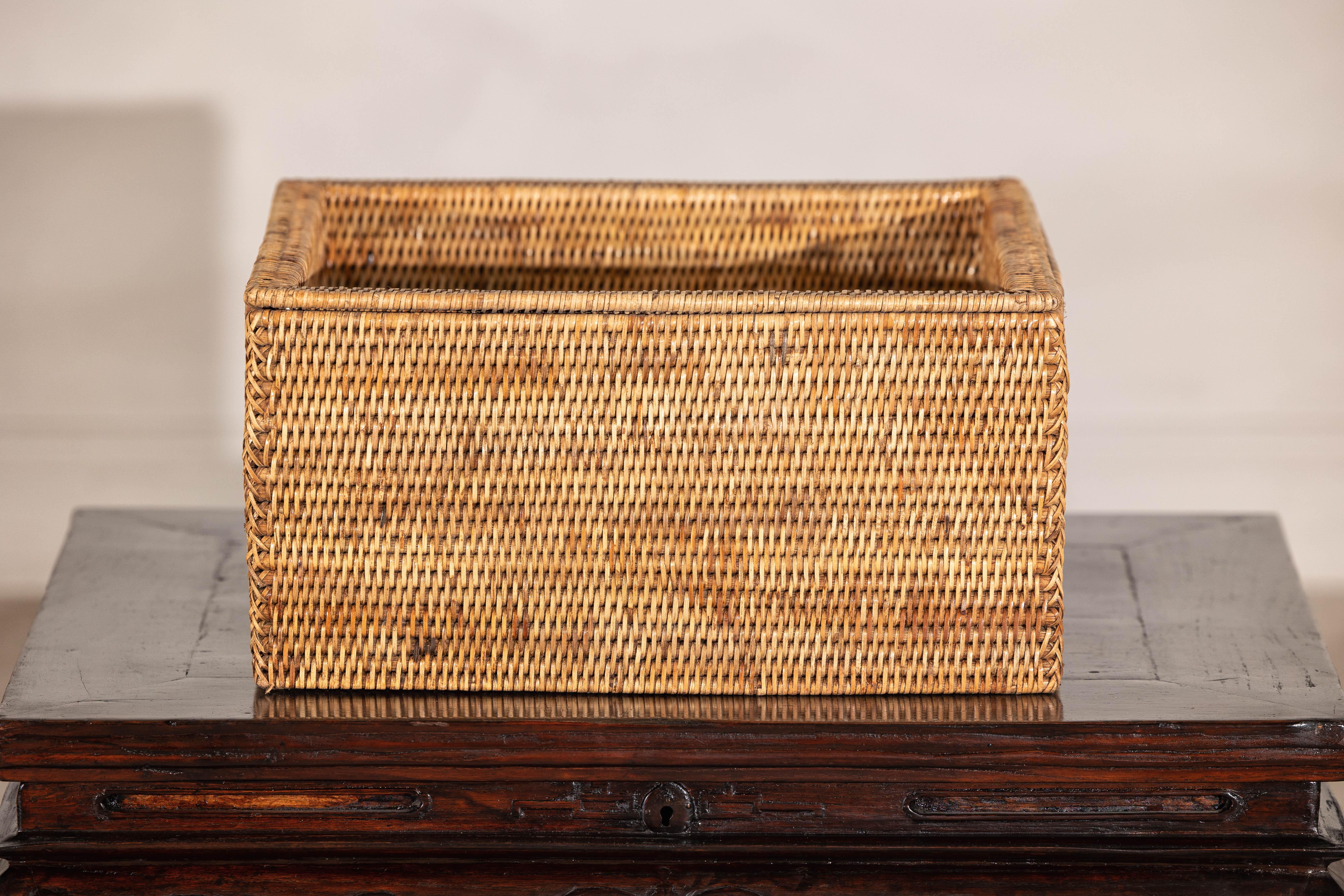 Vintage Country Style Rectangular Rattan Storage Box with Removable Tray Lid For Sale 2