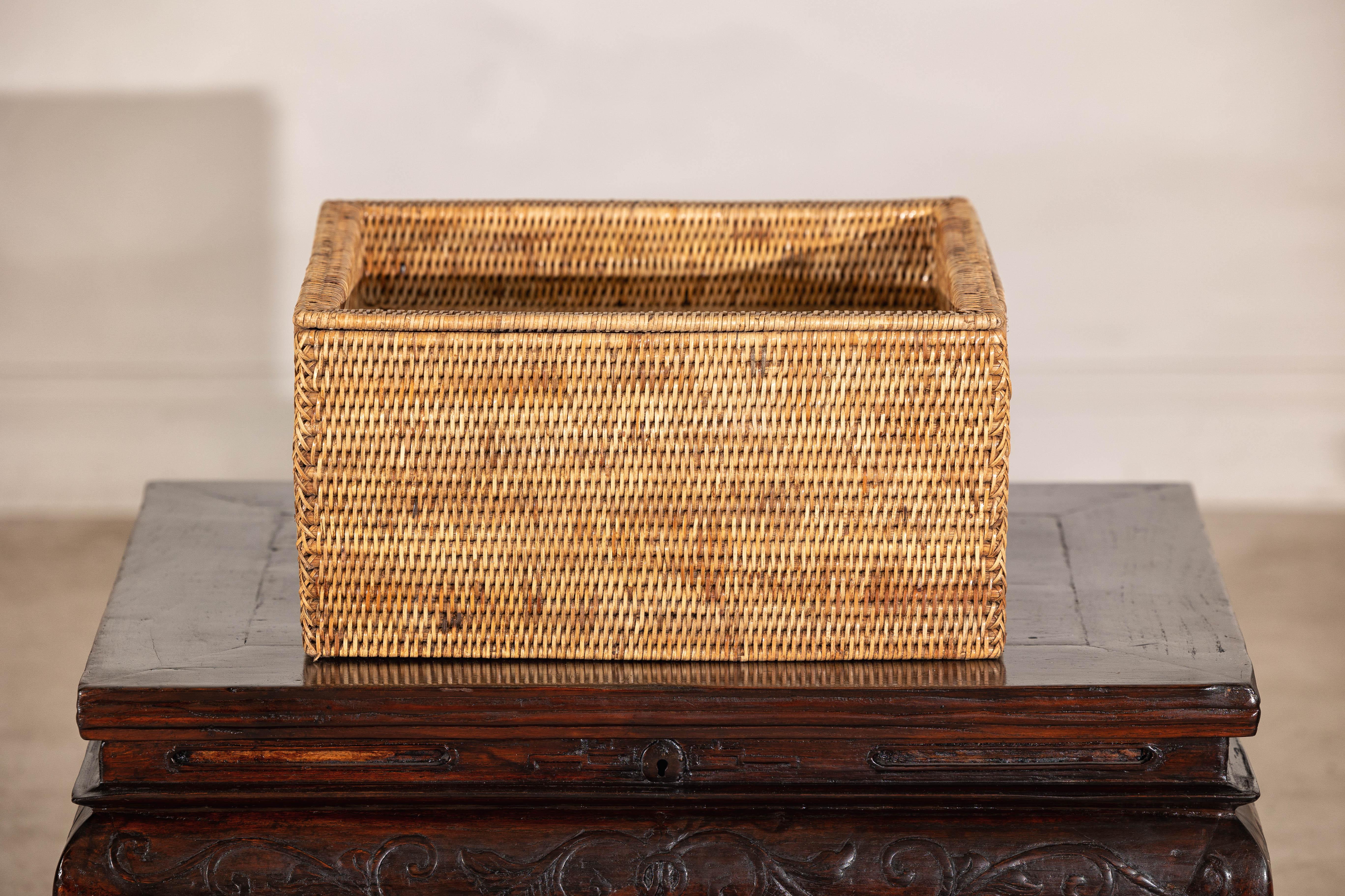 Vintage Country Style Rectangular Rattan Storage Box with Removable Tray Lid For Sale 3