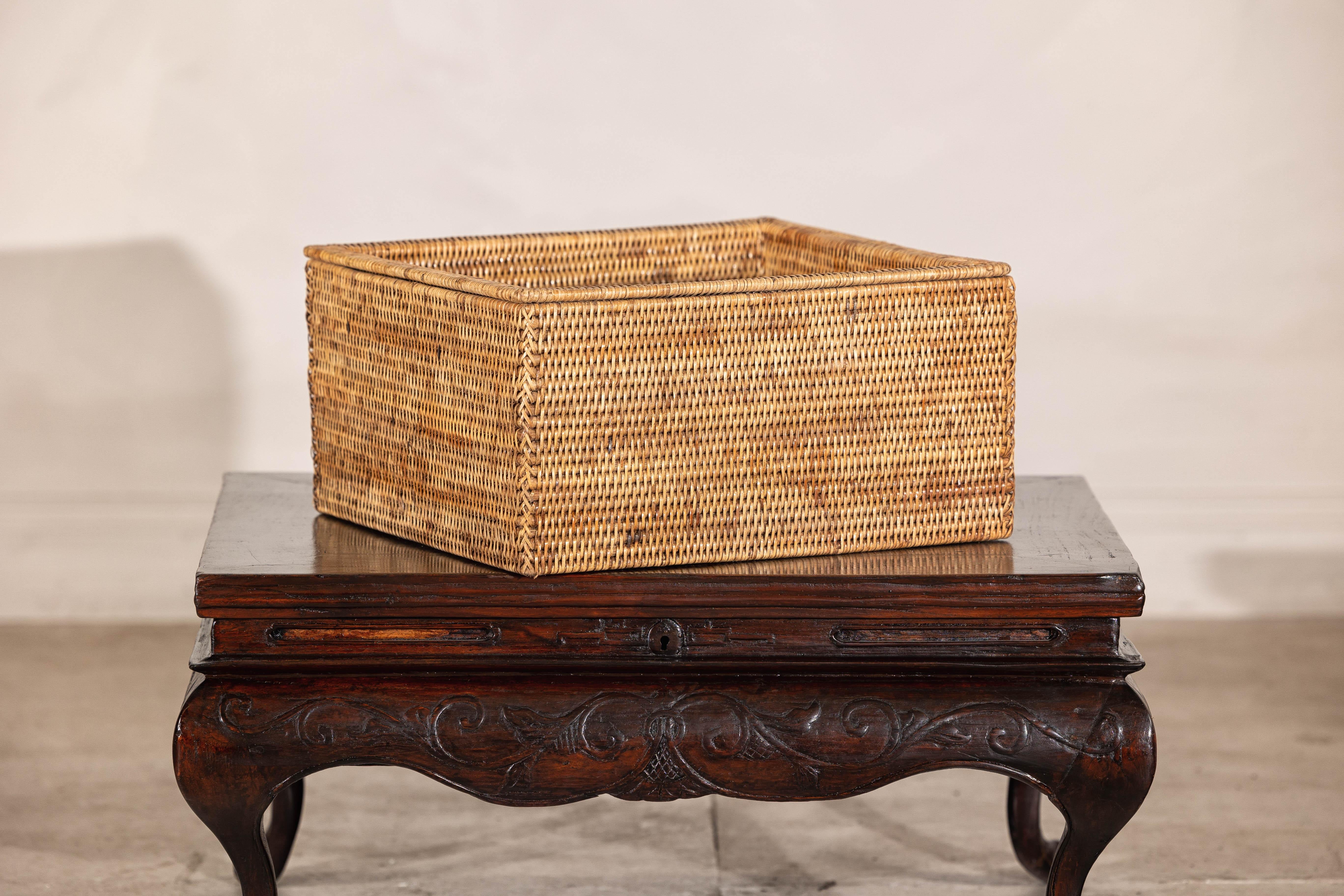Vintage Country Style Rectangular Rattan Storage Box with Removable Tray Lid For Sale 4