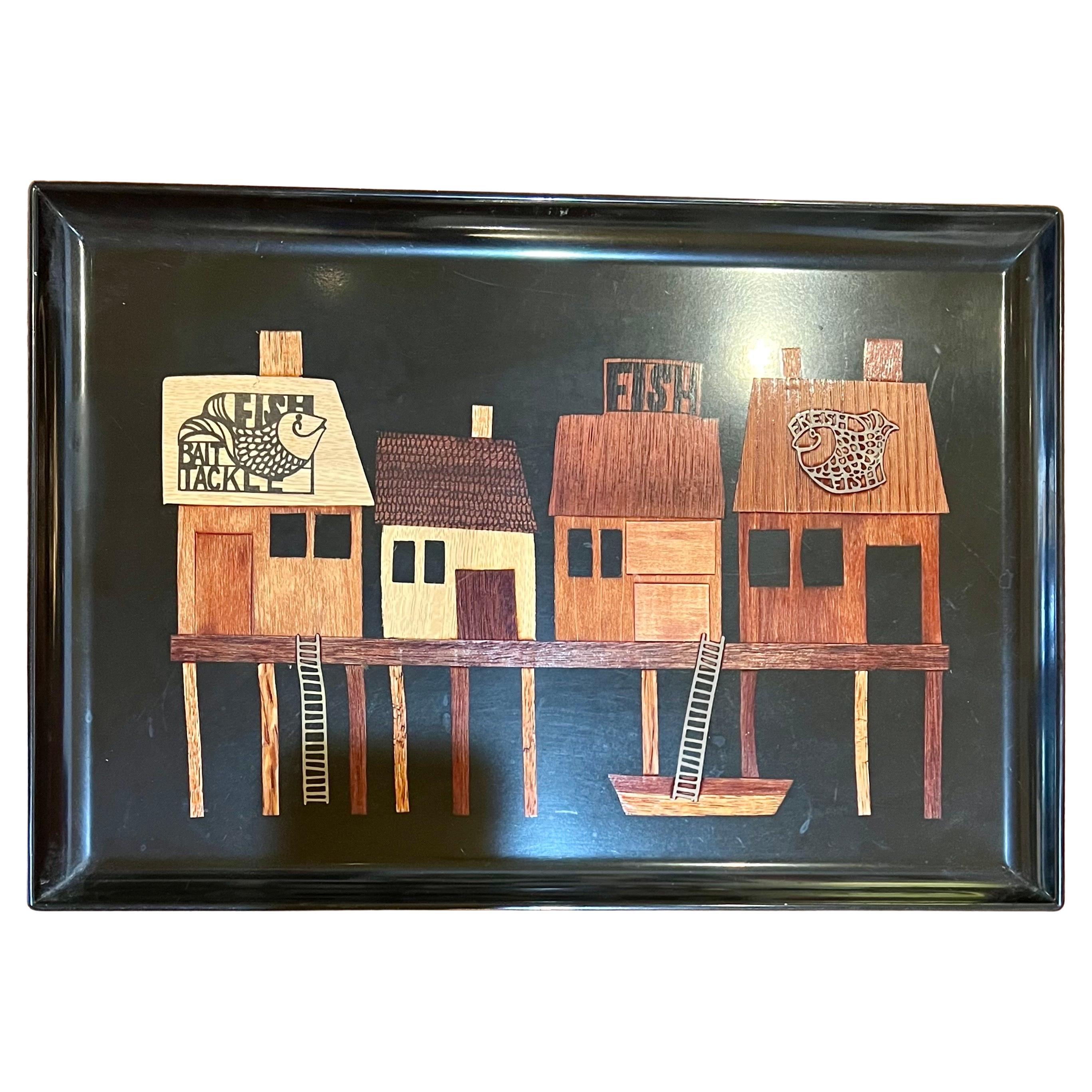 Vassoio da portata vintage in resina fenolica Couroc con intarsi in legno Wood Wharf Docks