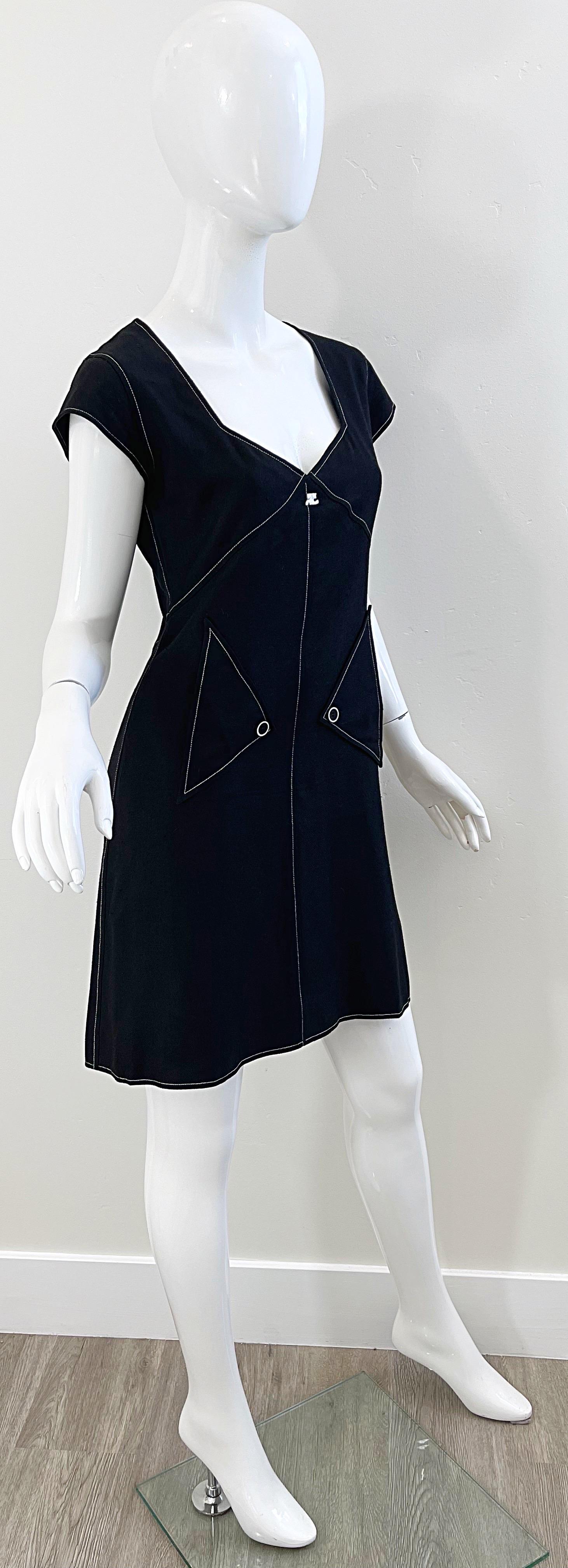 Vintage Courreges 1990s Does 1960s Black and White Size 38 / 6 90s Dress For Sale 7