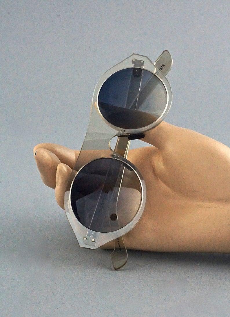 Vintage COURREGES Clear Futuristic Space Age Sunglasses In Good Condition In Kingersheim, Alsace