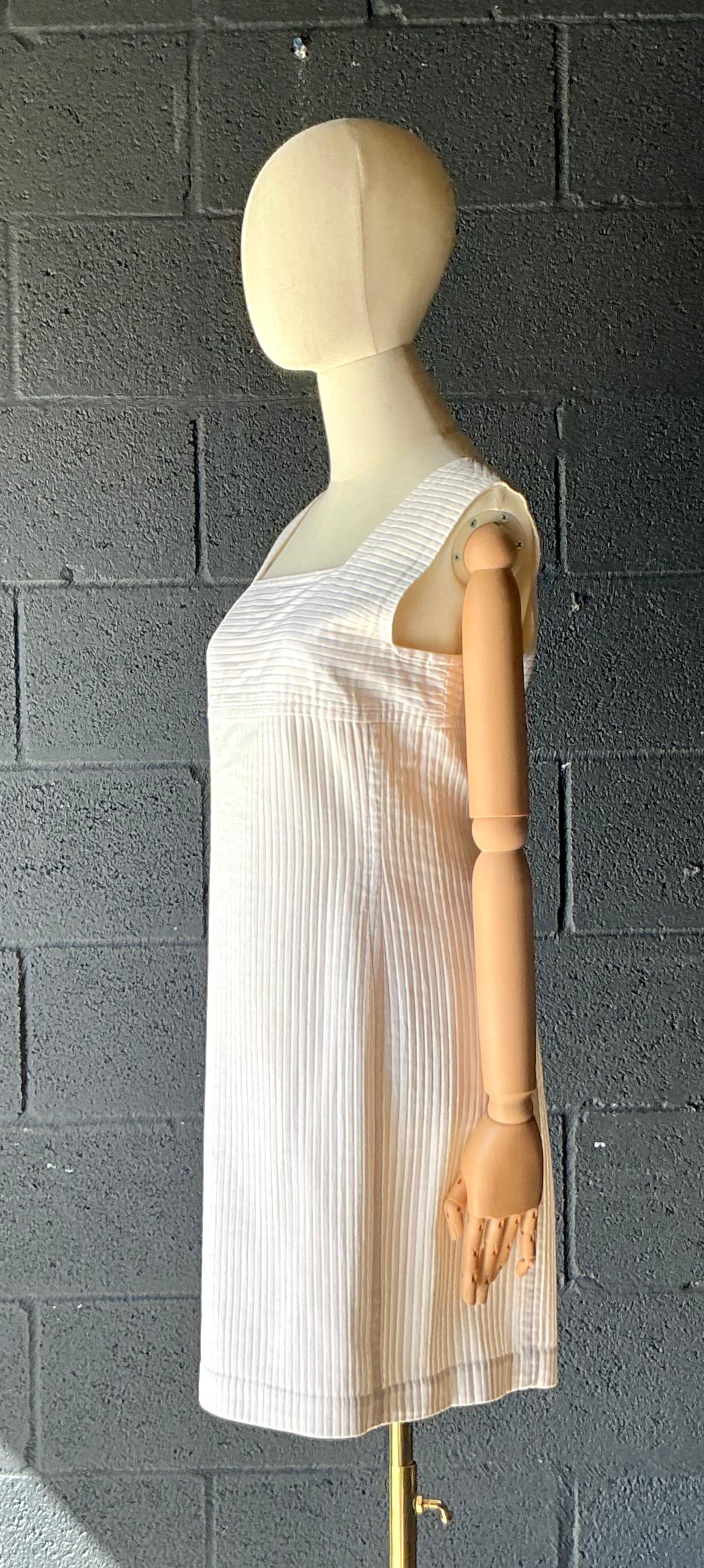 Courreges Weißes geripptes Vintage-Kleid im Angebot 2