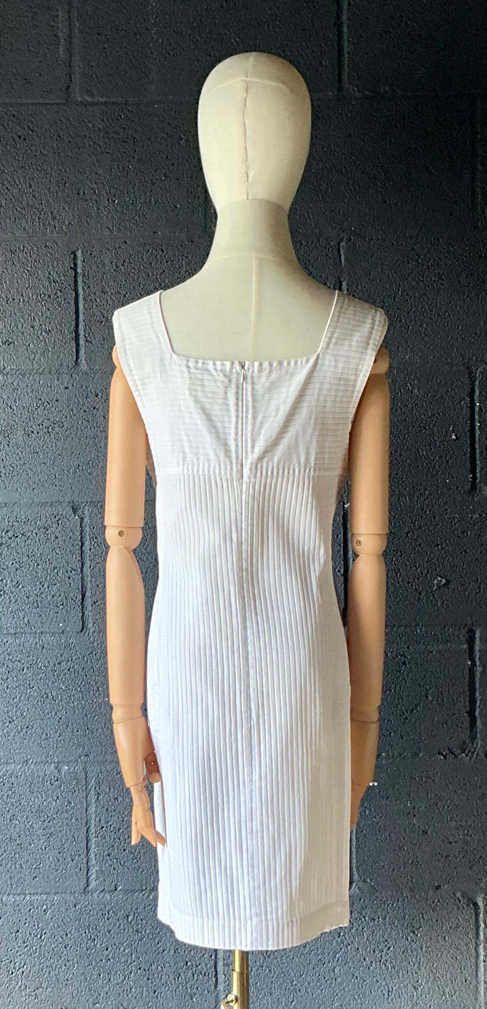 Courreges Weißes geripptes Vintage-Kleid im Angebot 3