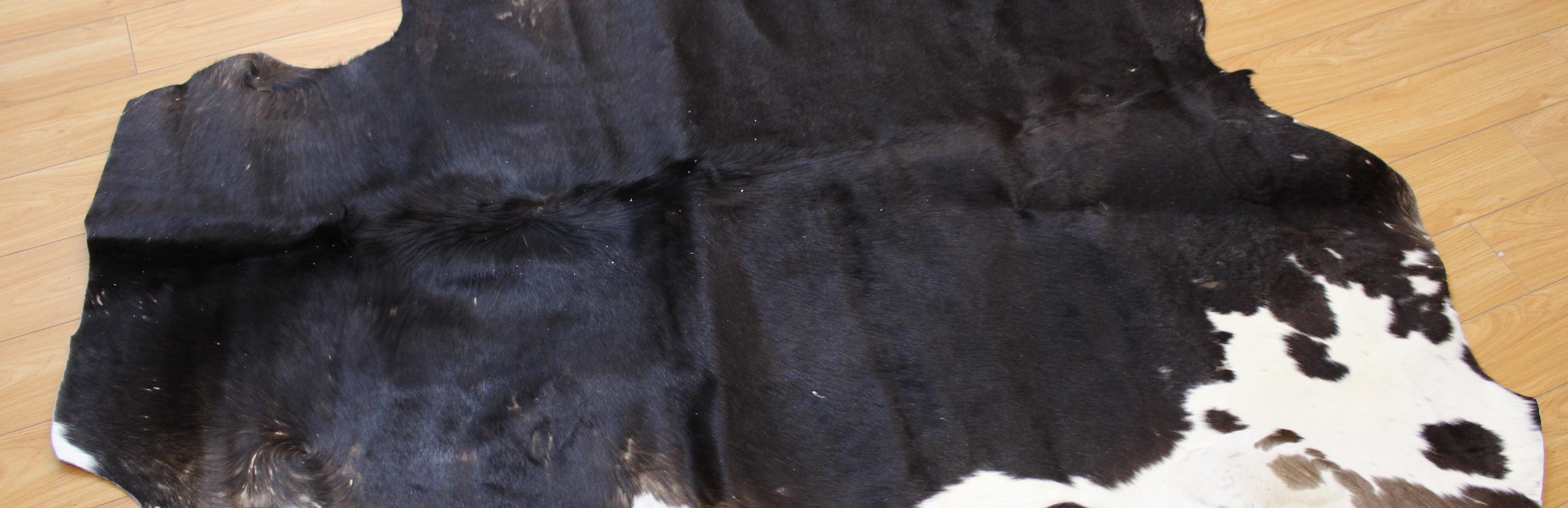 Cow Hide Teppich aus Leder im Zustand „Gut“ im Angebot in San Francisco, CA
