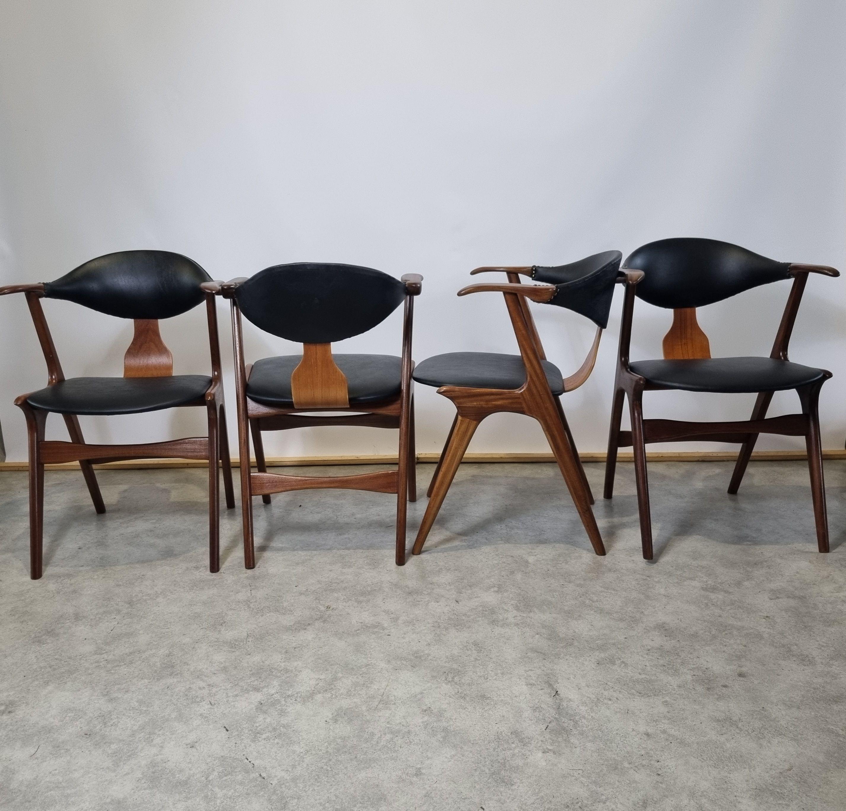 Vintage Cow Horn Chairs by Louis Van Teeffelen for AWA, 1950s, Set of 4 In Good Condition In Bunnik, NL