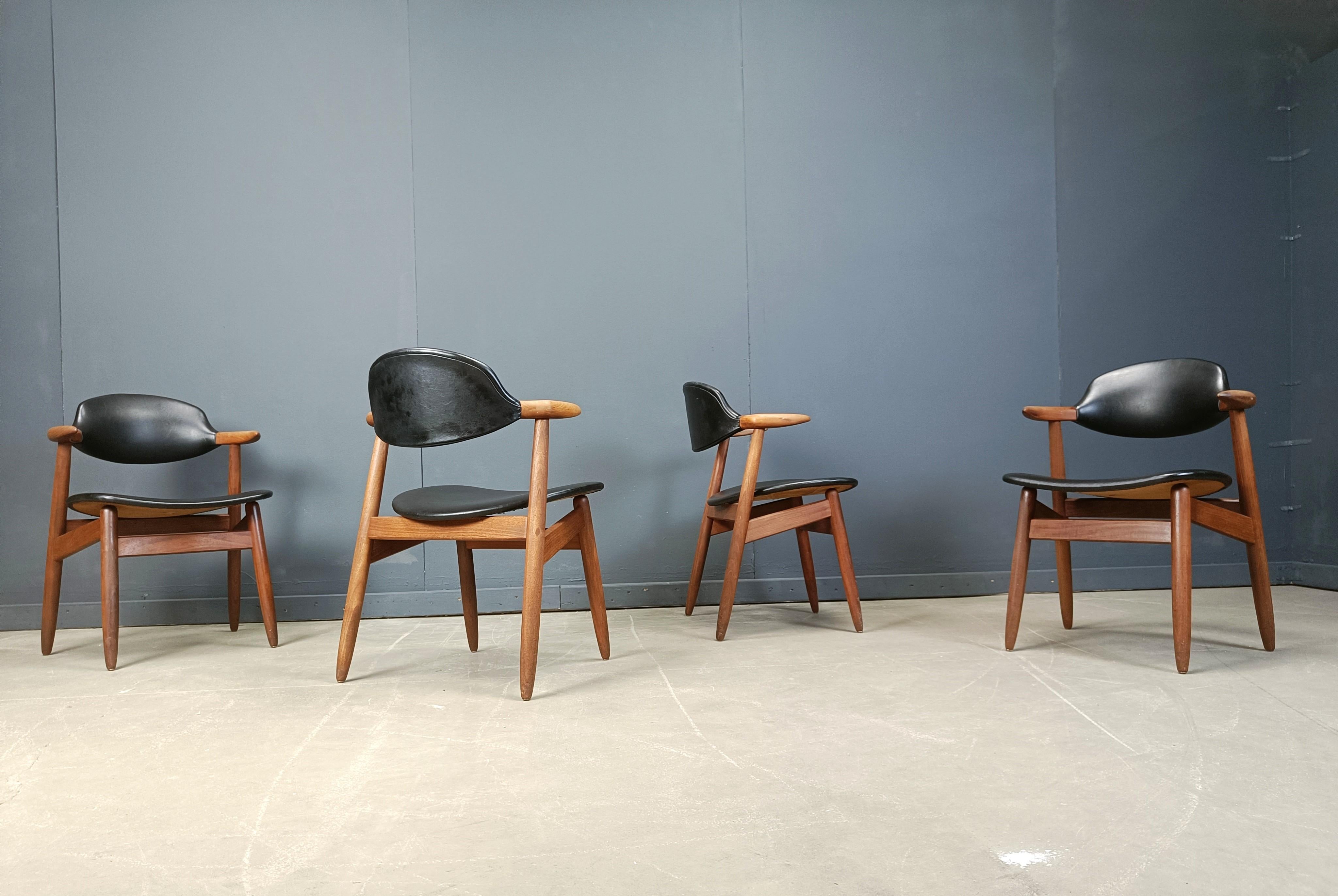 Imitation cuir Chaises de salle à manger vintage en forme de vache par Tijsseling Meubelfabriek, Hulmefa, années 1960 en vente