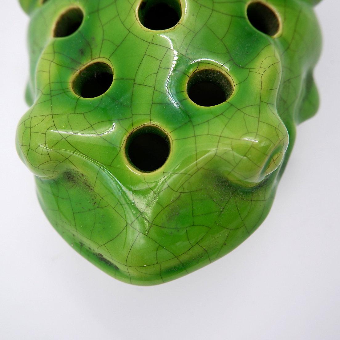 Céramique Vieille grenouille à fleurs craquée en céramique en vente