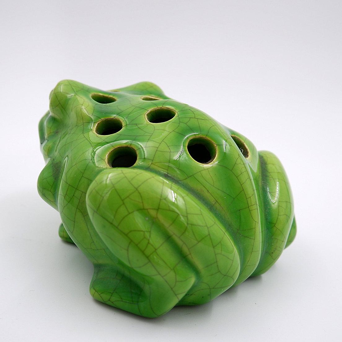 Vieille grenouille à fleurs craquée en céramique en vente 4