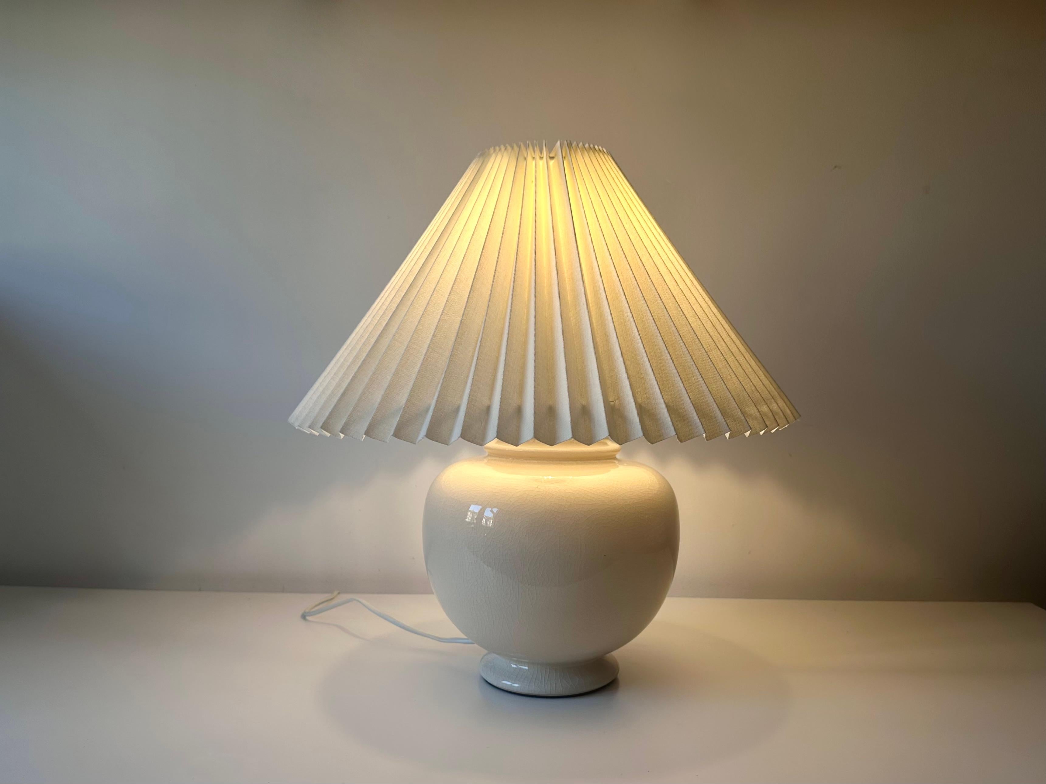 Lámpara de mesa vintage de cerámica esmaltada craquelada en venta 4