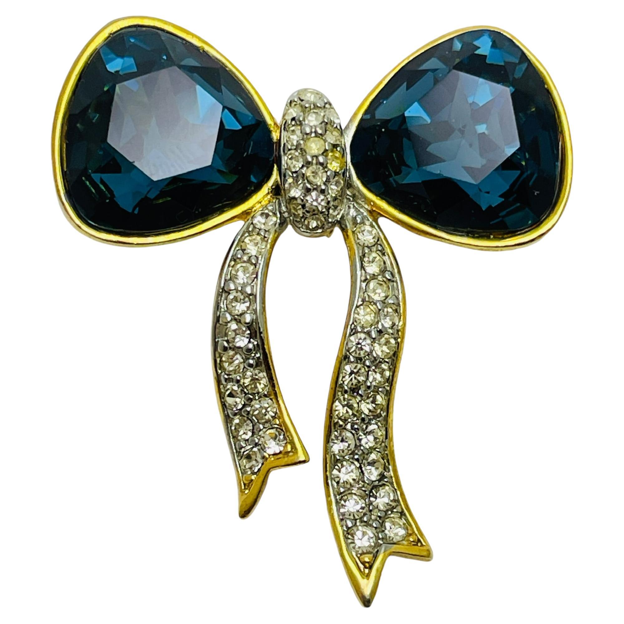 Broche de créateur vintage signée CRAFT, de couleur or, saphir et cristal avec nœud massif