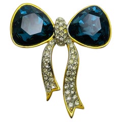 Designer-Brosche CRAFT, signiert, goldfarbener Saphir, Kristall, massiver Bogen