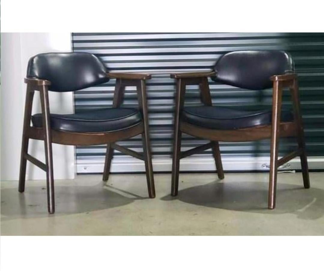 Mid-Century Modern Vintage Craftmaster Industries Gunlocke Chairs- Set of 4 For Sale
