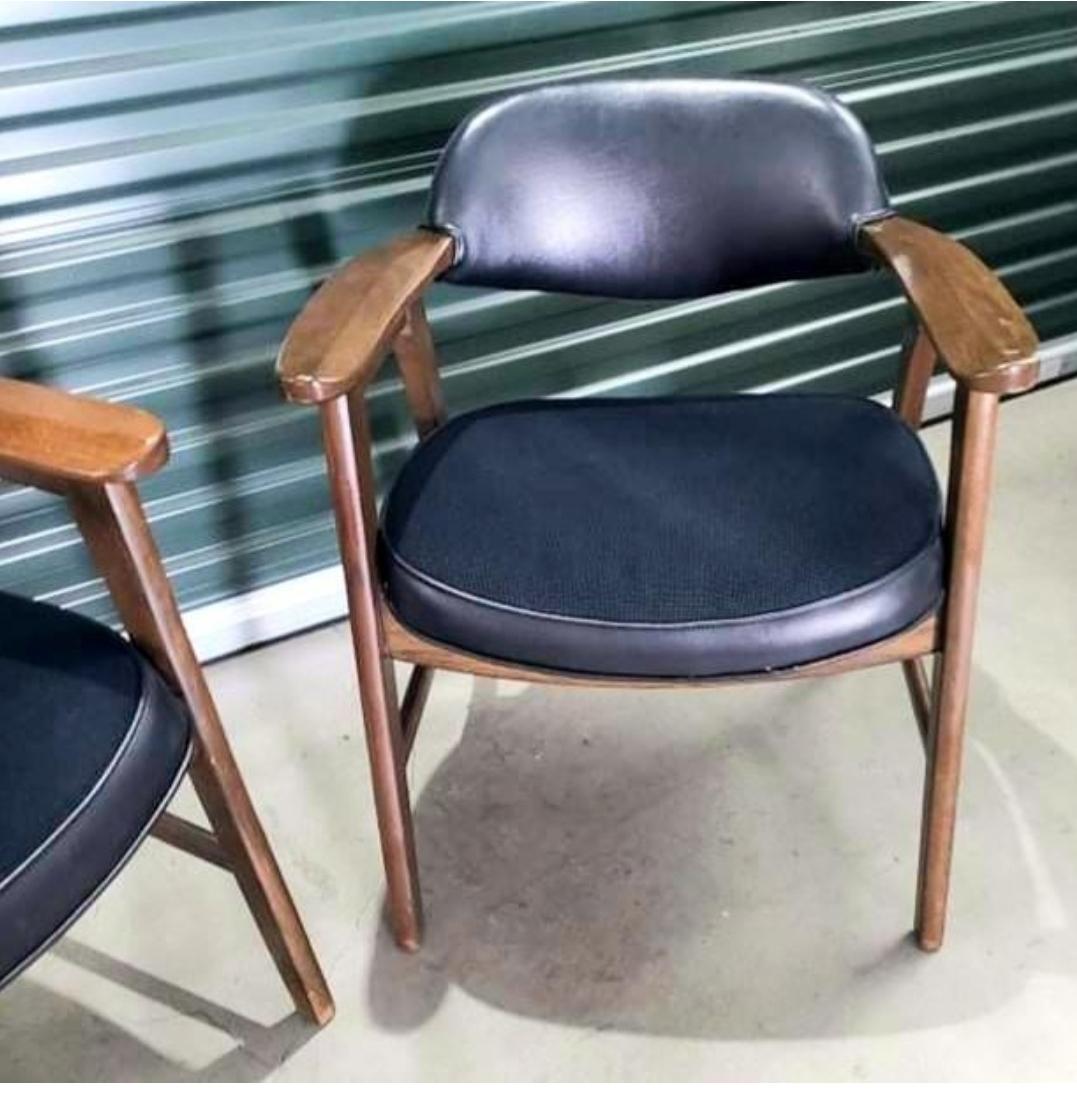 American Vintage Craftmaster Industries Gunlocke Chairs- Set of 4 For Sale