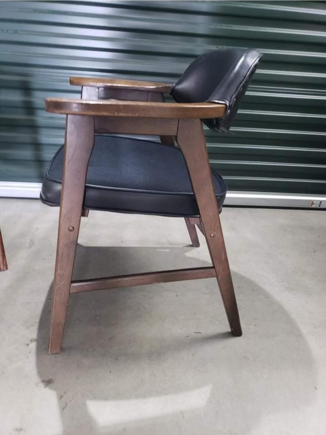 Vintage Craftmaster Industries Gunlocke Chairs- Set of 4 For Sale 1