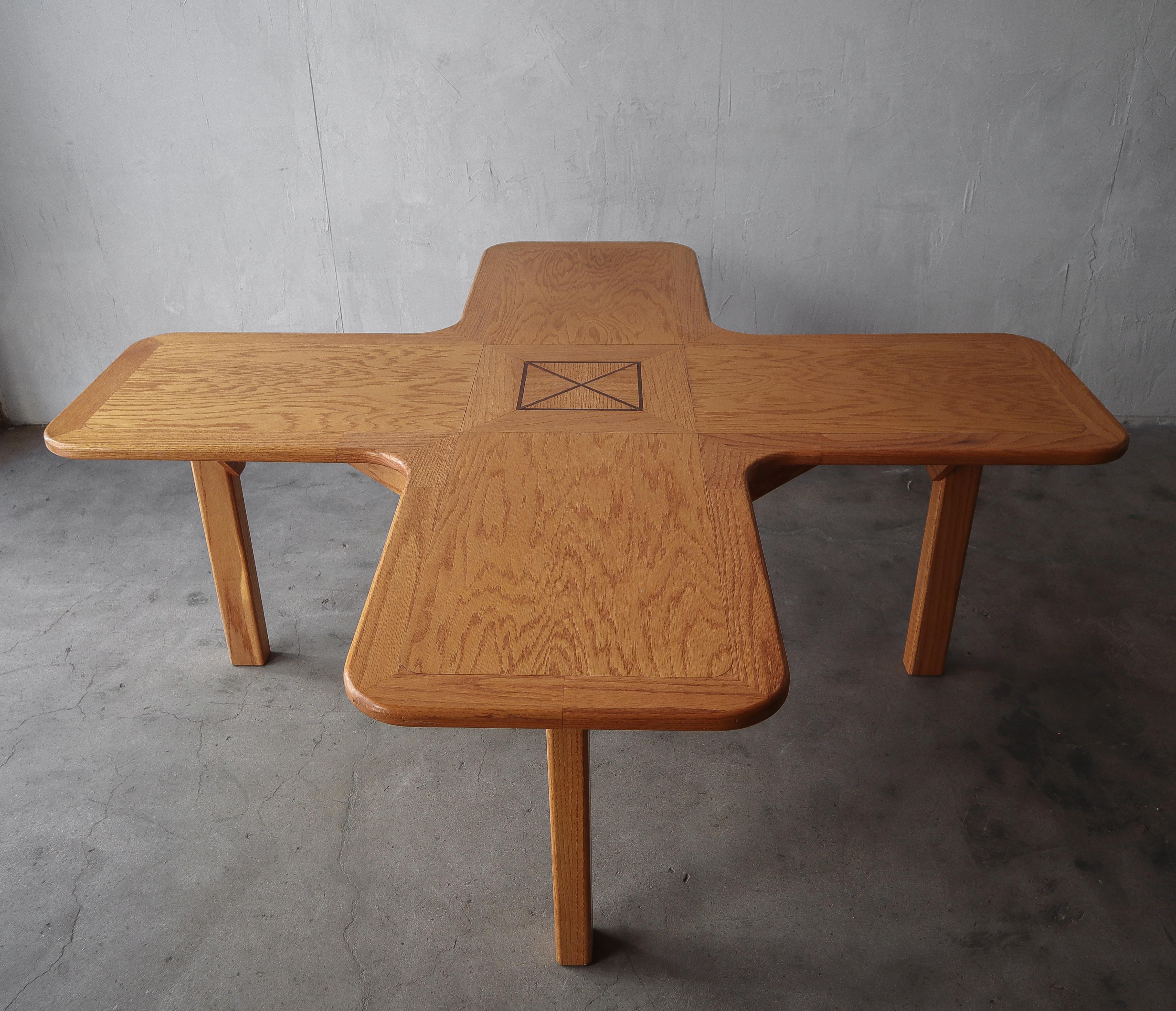 XX secolo Tavolo da lavoro centrale artigianale vintage in Oak in vendita