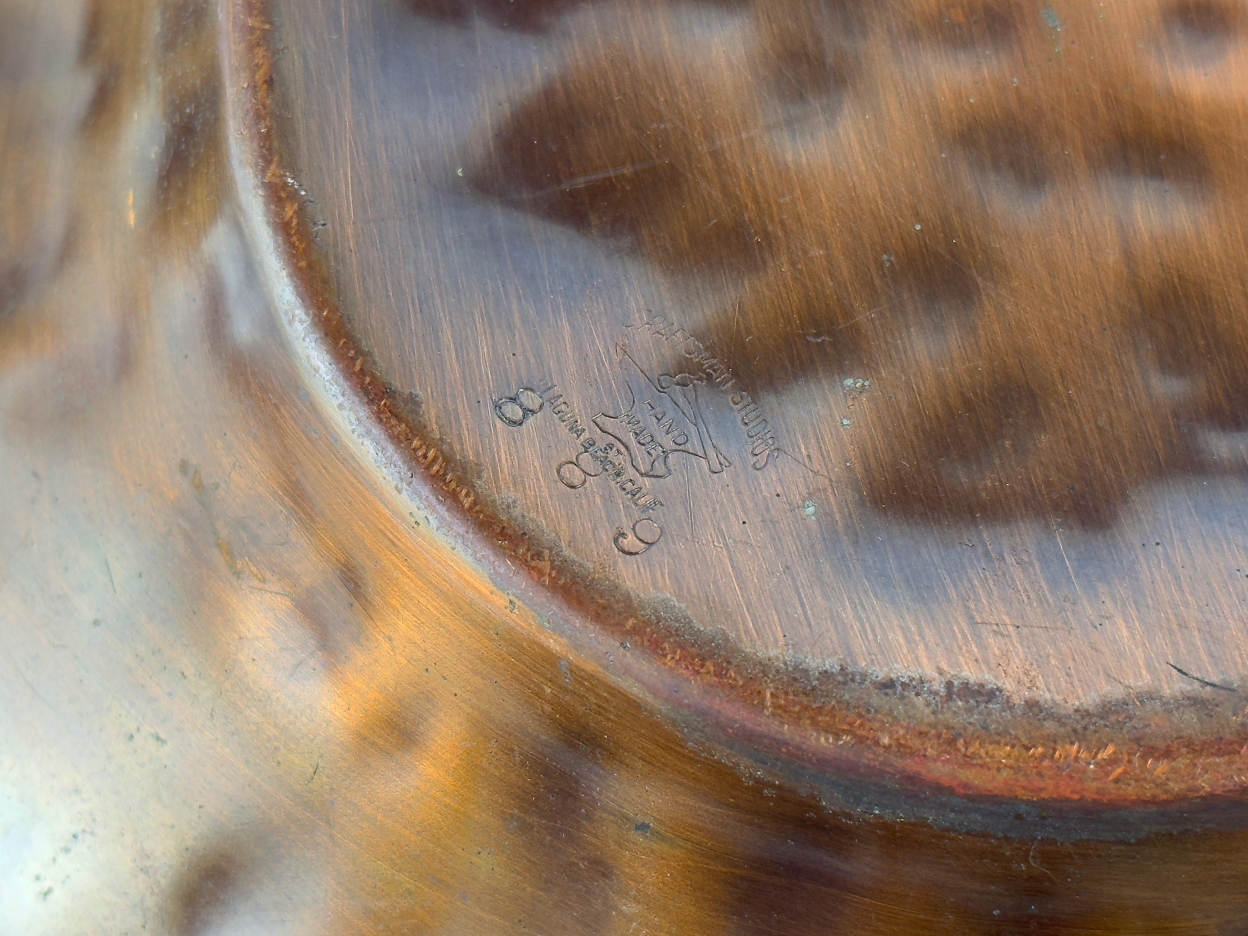 Americano Ciotola in bronzo Craftsman Studio d'epoca con motivo floreale in vendita
