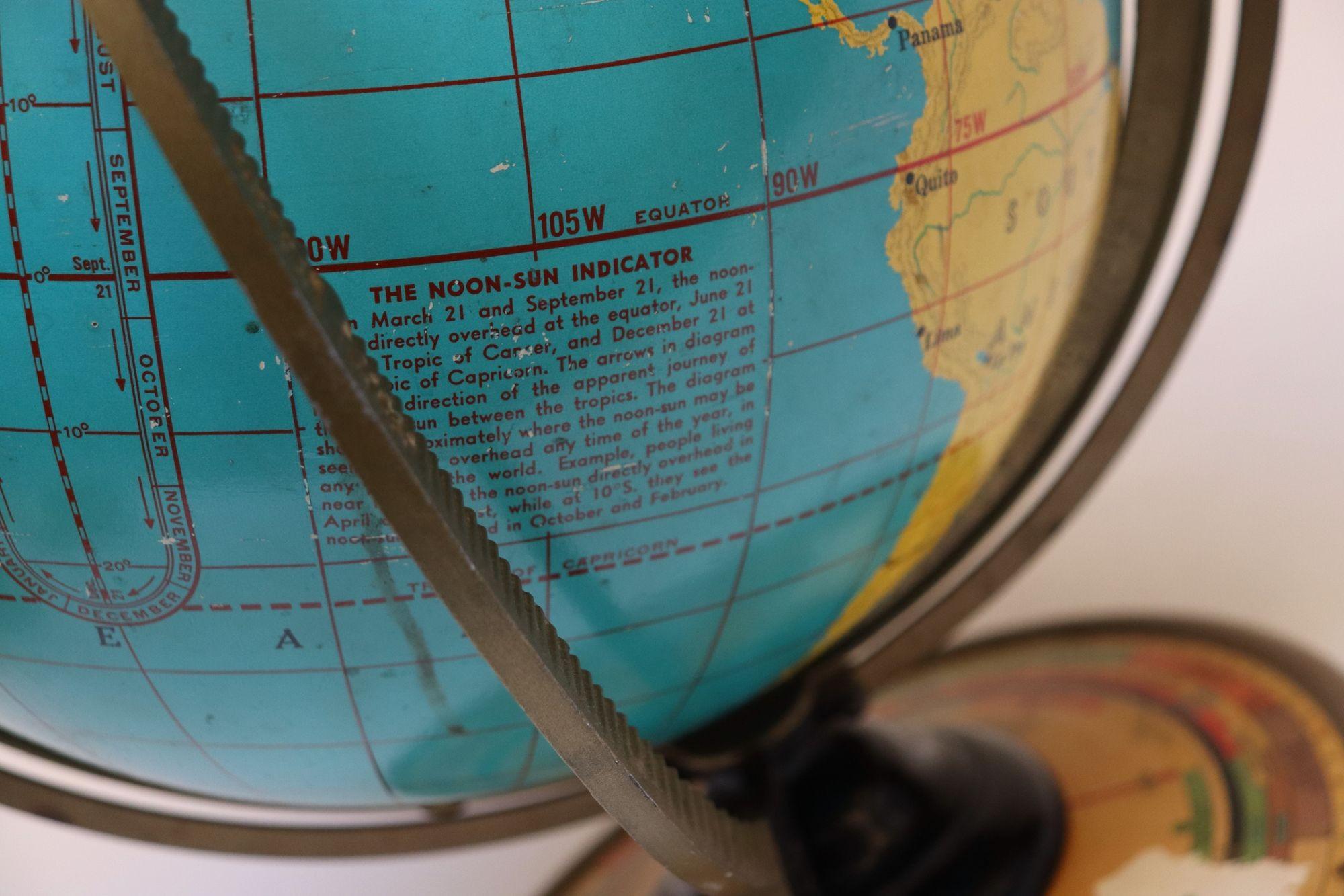 Cram's Deluxe Globe d'epoca con indicatore giornaliero automatico dei raggi solari in vendita 7
