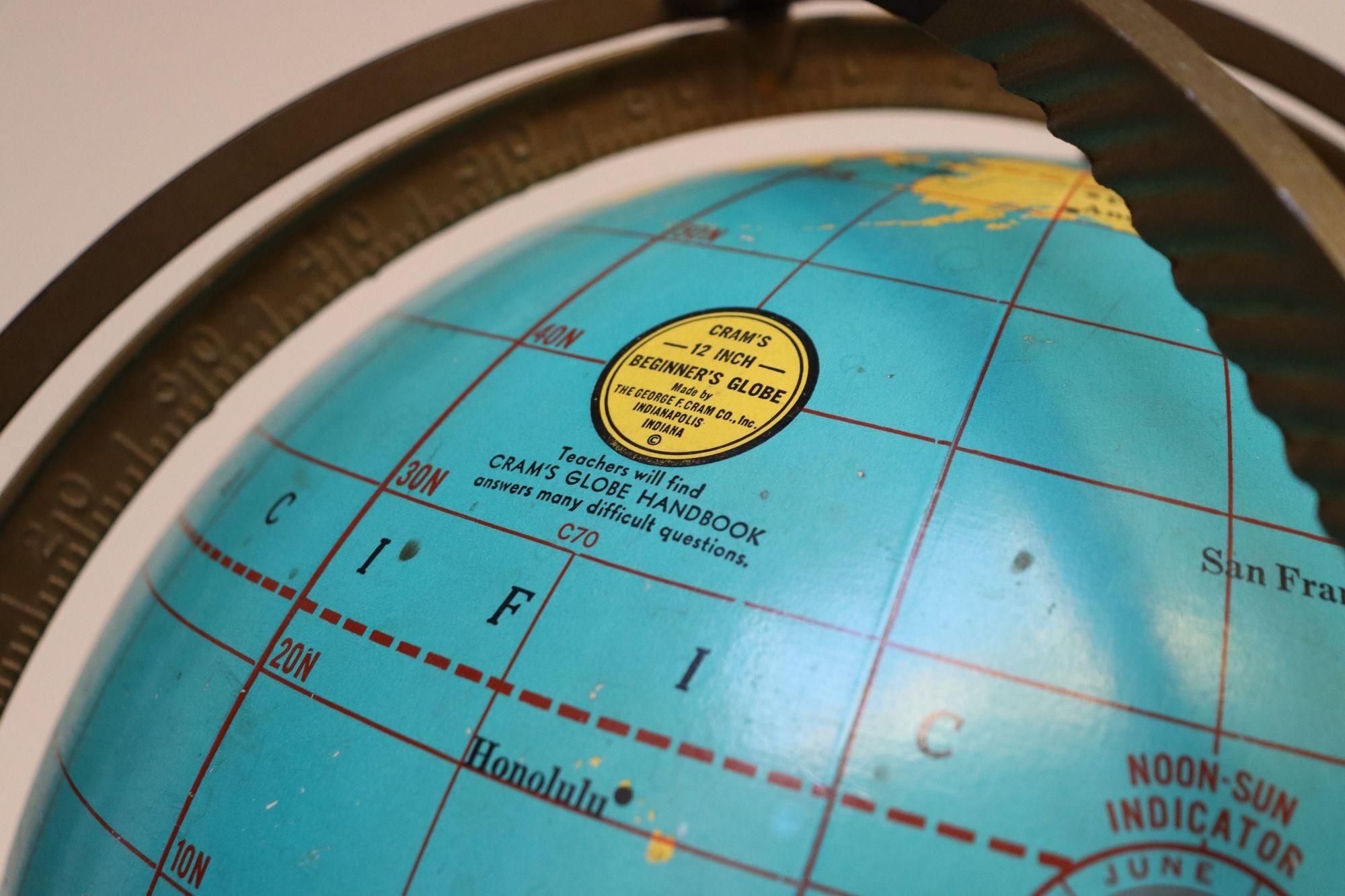 Cram's Deluxe Globe d'epoca con indicatore giornaliero automatico dei raggi solari in vendita 8