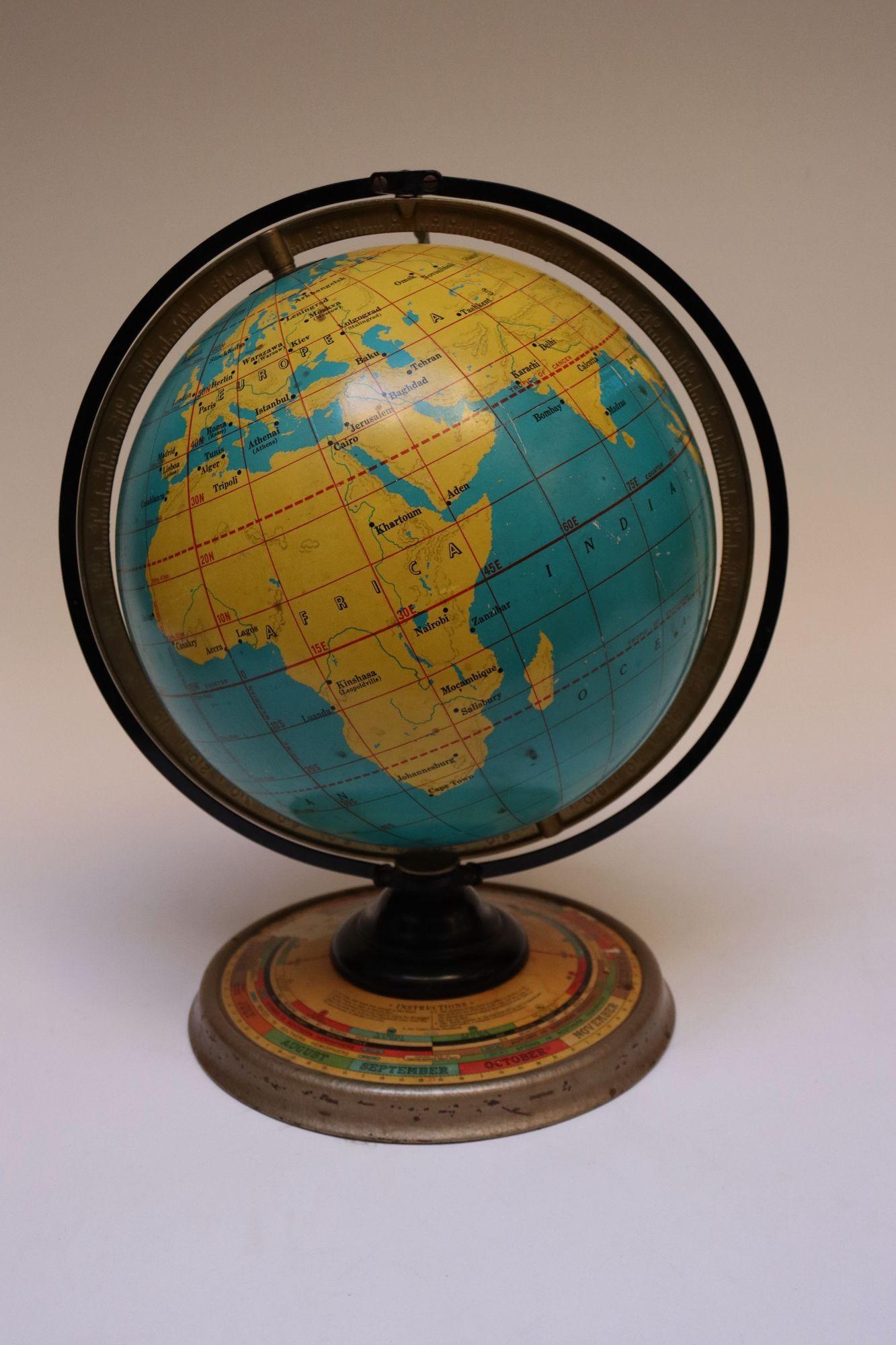 Mid-Century moderno Cram's Deluxe Globe d'epoca con indicatore giornaliero automatico dei raggi solari in vendita