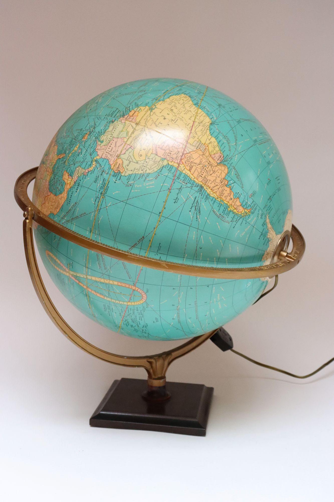 Postmoderno Cram's Political Terrestrial illuminato d'epoca con globo luminoso su base in mogano in vendita