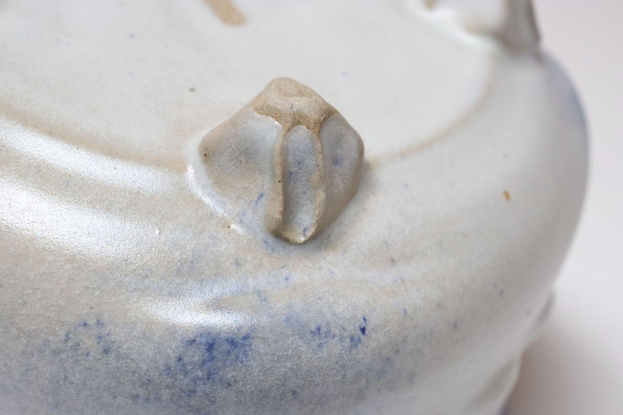 Vintage Creme und Blau Matte Glasur Studio Keramische Pflanzgefäß von Deanna Nichols im Angebot 9