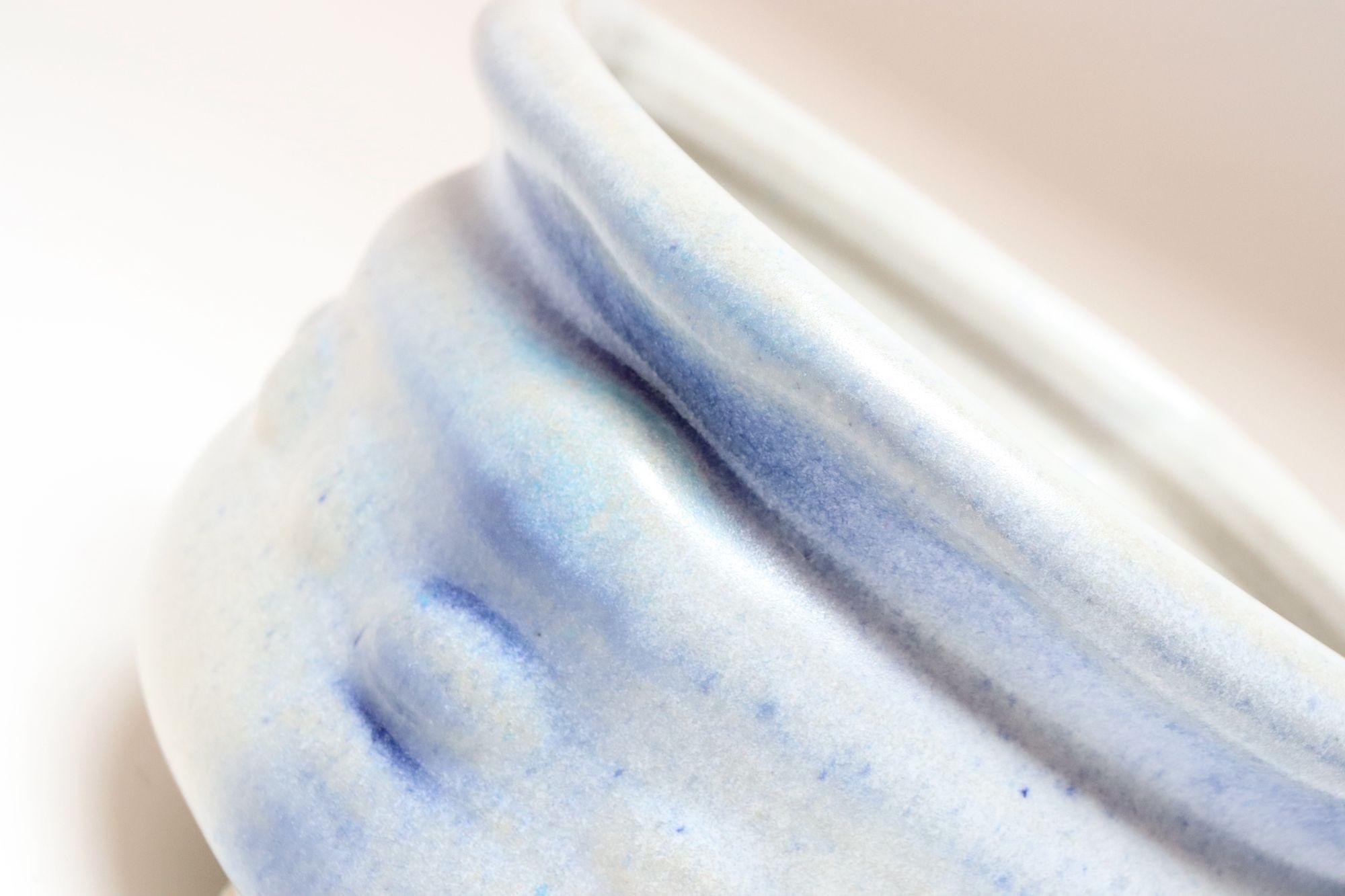 Vintage Creme und Blau Matte Glasur Studio Keramische Pflanzgefäß von Deanna Nichols im Angebot 11