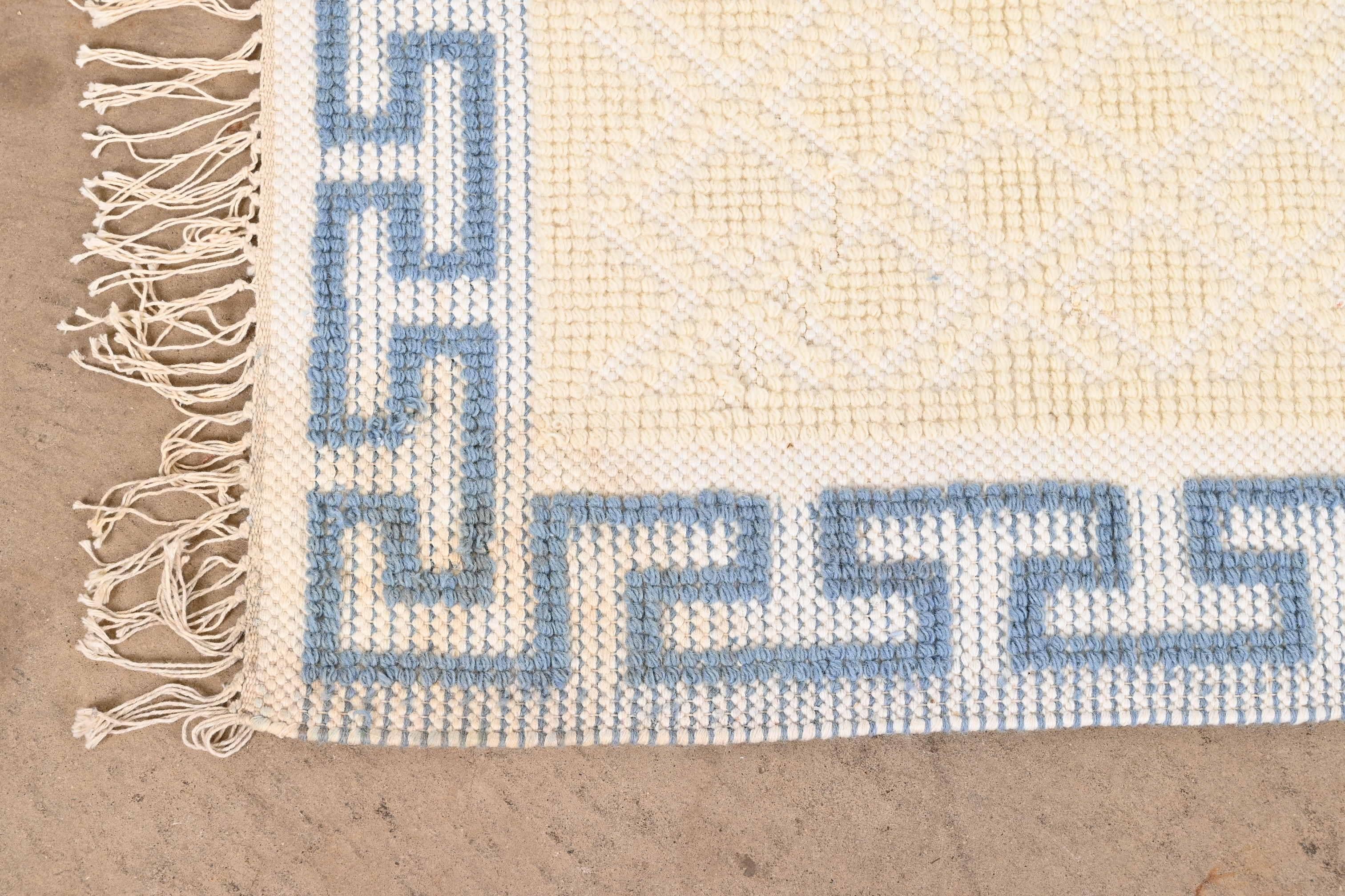 Vintage Cream and Light Blue Greek Key Border Rug In Good Condition In South Bend, IN