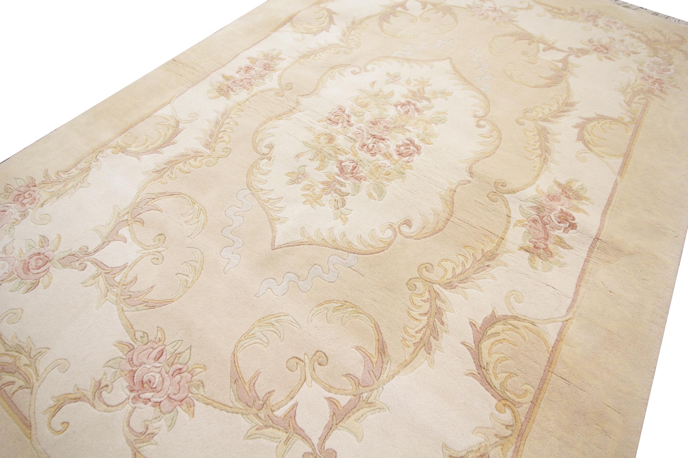 Hand-Knotted Vintage Cream Carpet Oriental Art Deco Style Chinese Rugs Savonnerie CHR82 For Sale