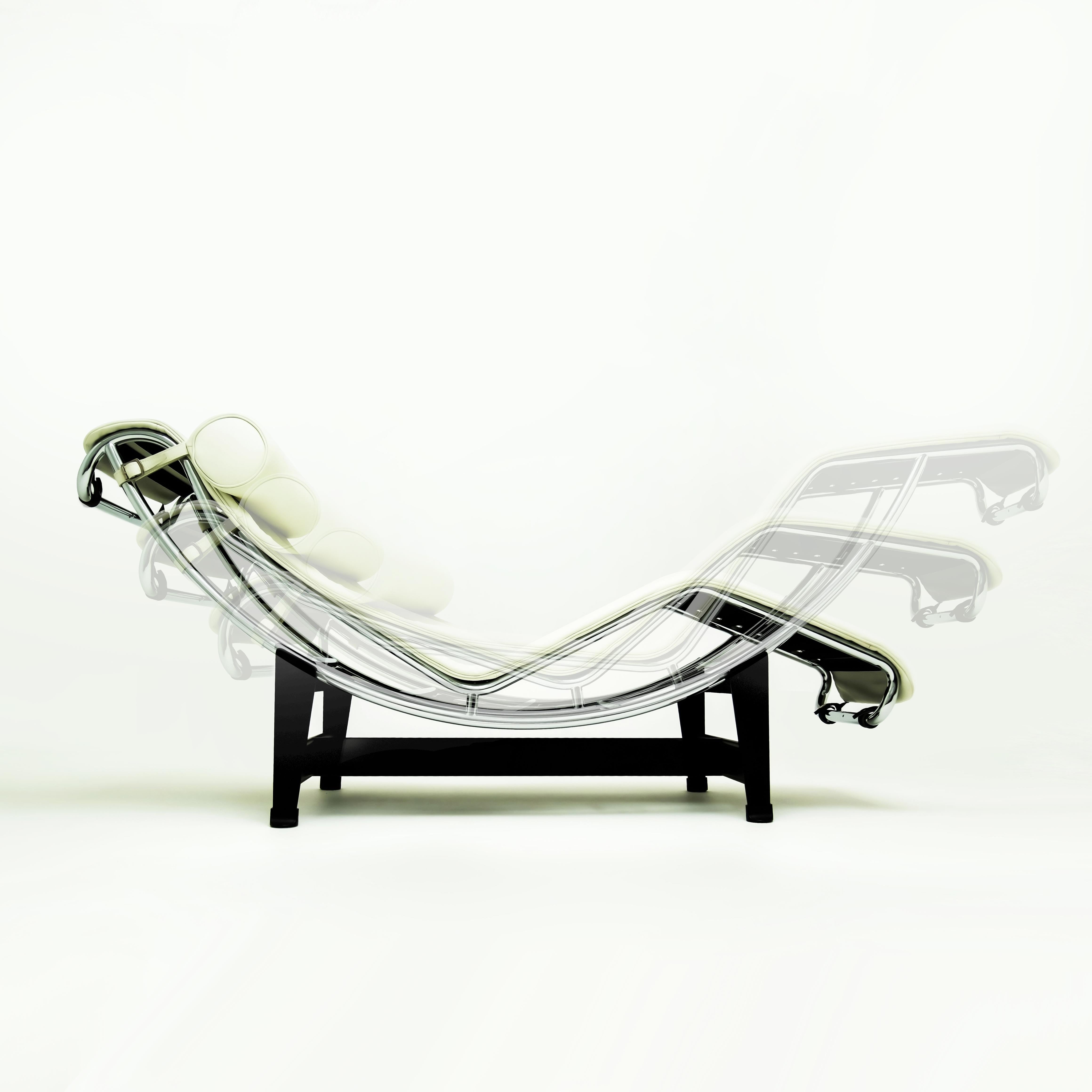 Bauhaus Vintage Cream Leather Corbusier and Perriand LC4 Chaise Longue for Cassina