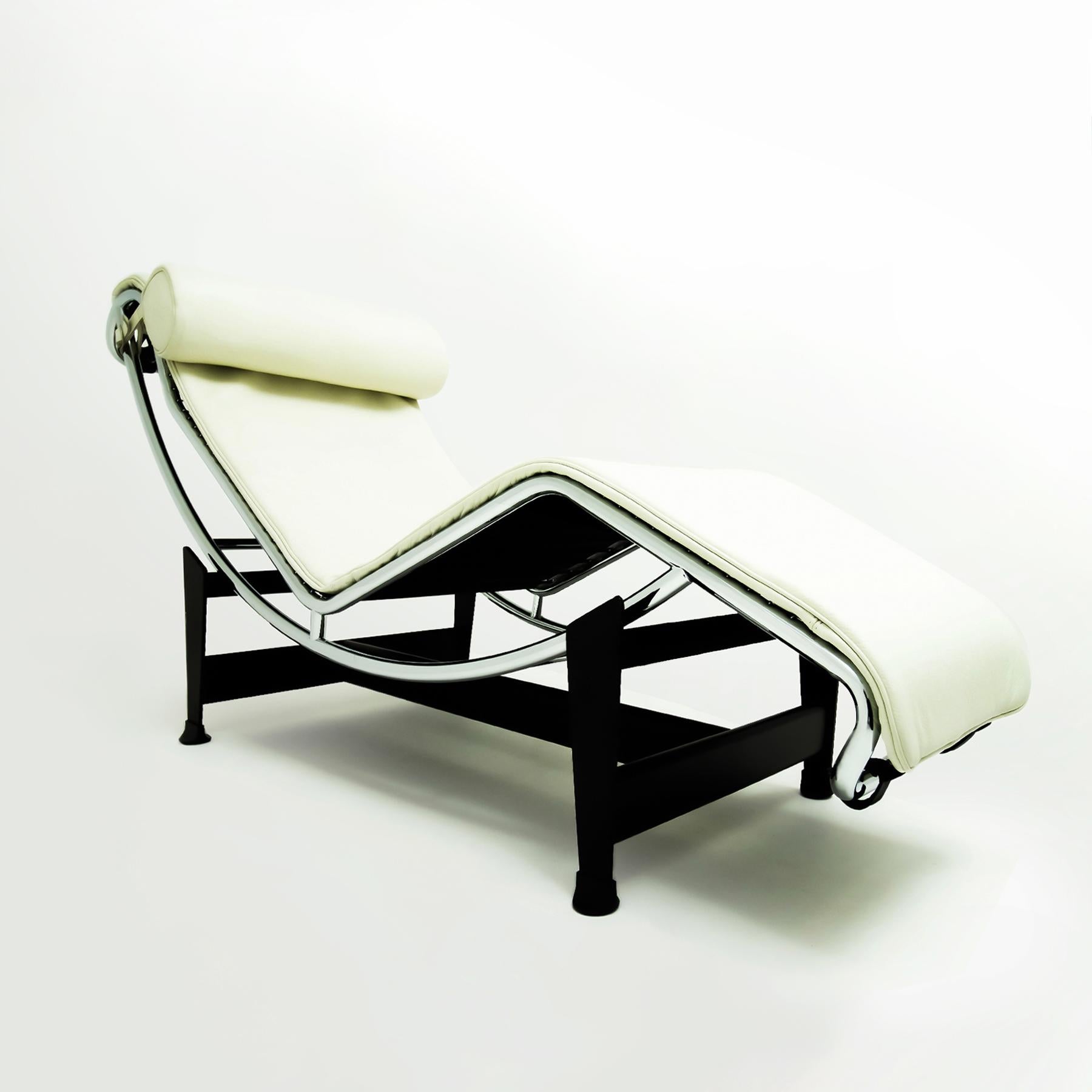 20th Century Vintage Cream Leather Corbusier and Perriand LC4 Chaise Longue for Cassina