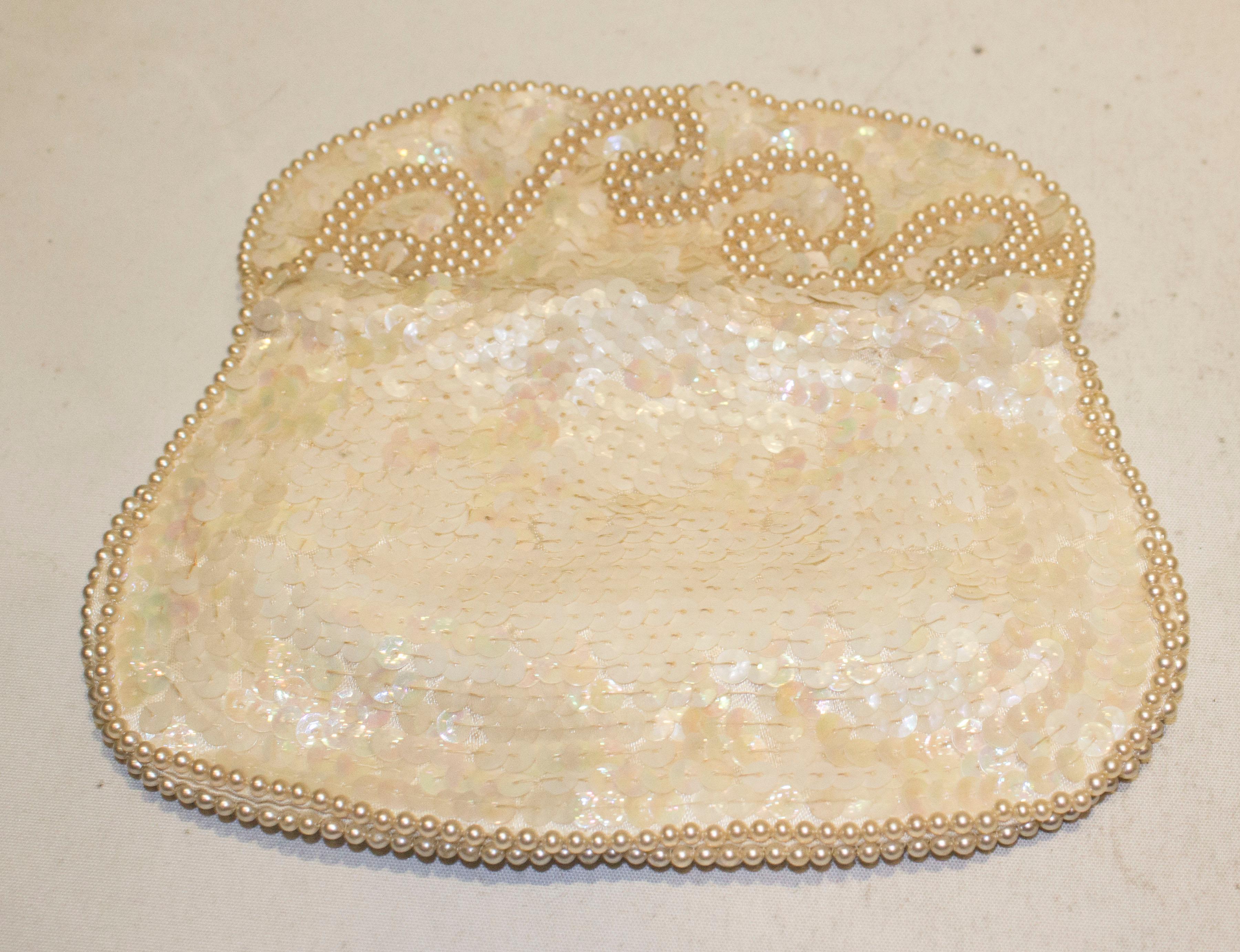 Vintage Cream Purse in Sequin and Beads In Good Condition In London, GB