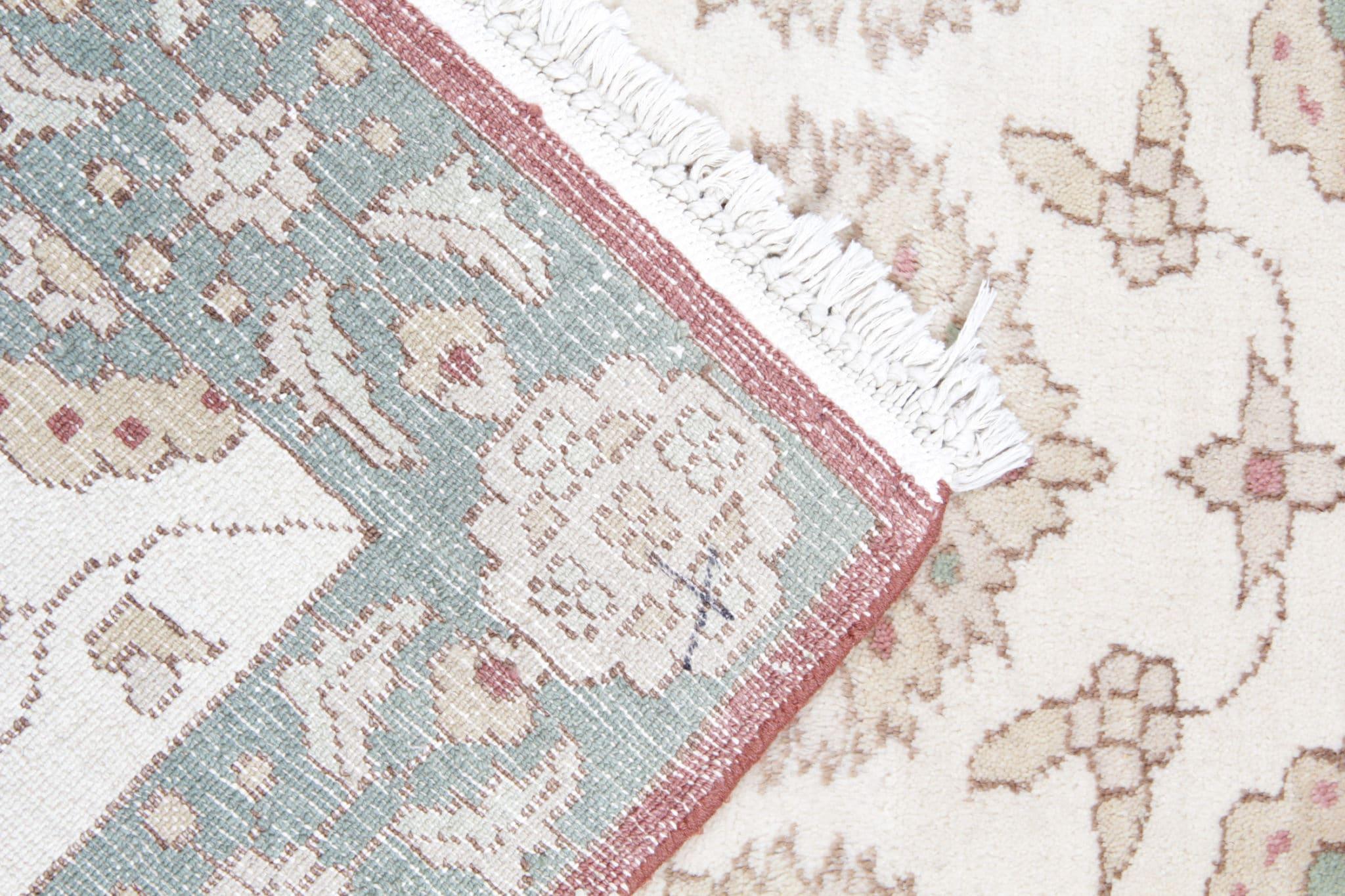 Vintage Cream Runner Rug, Floral Wool Beige Carpet Runner Zeigler In Excellent Condition For Sale In Hampshire, GB