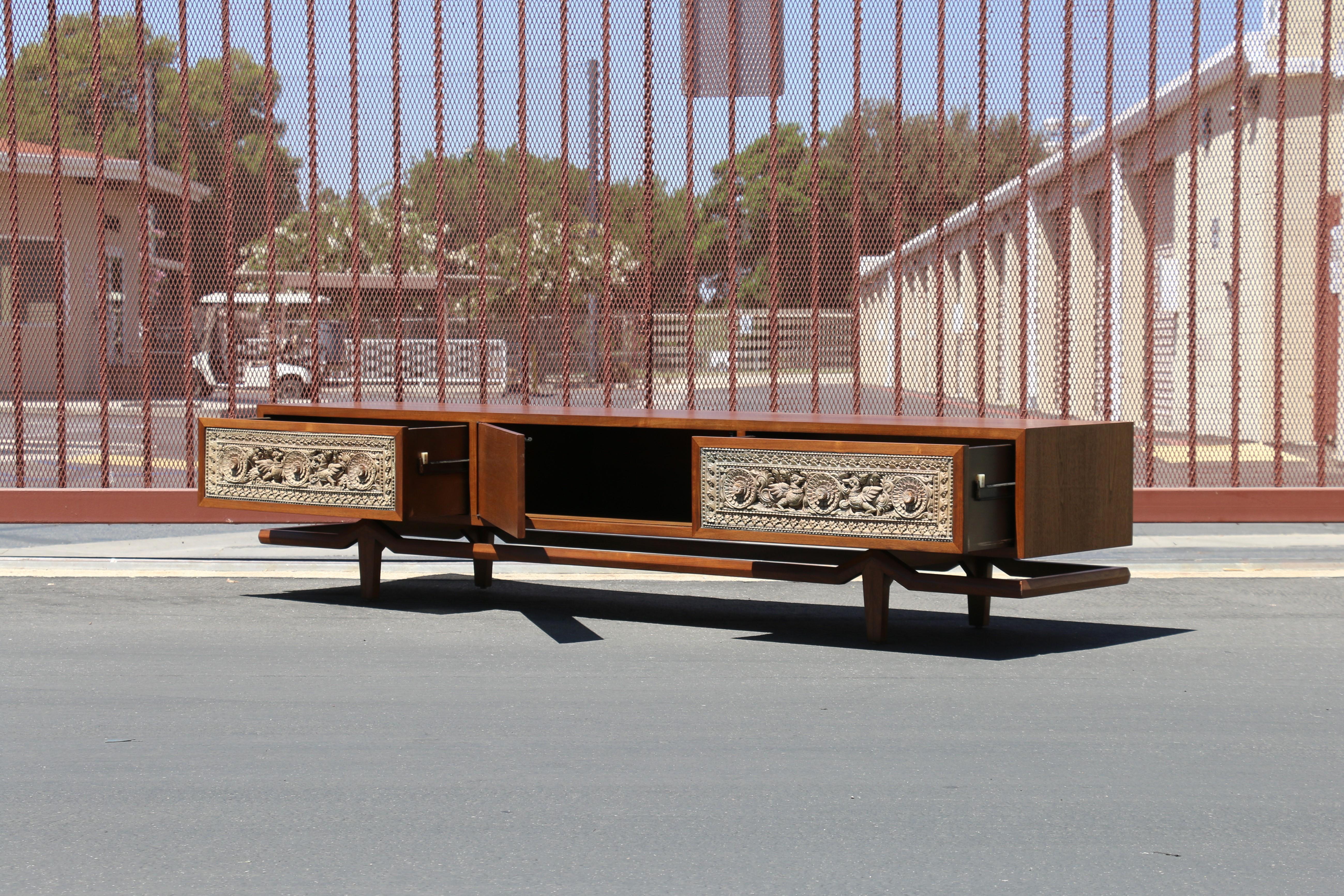 Mid-20th Century Vintage Crendenza With Asian Carving by Maurice Bailey for Monteverdi Young