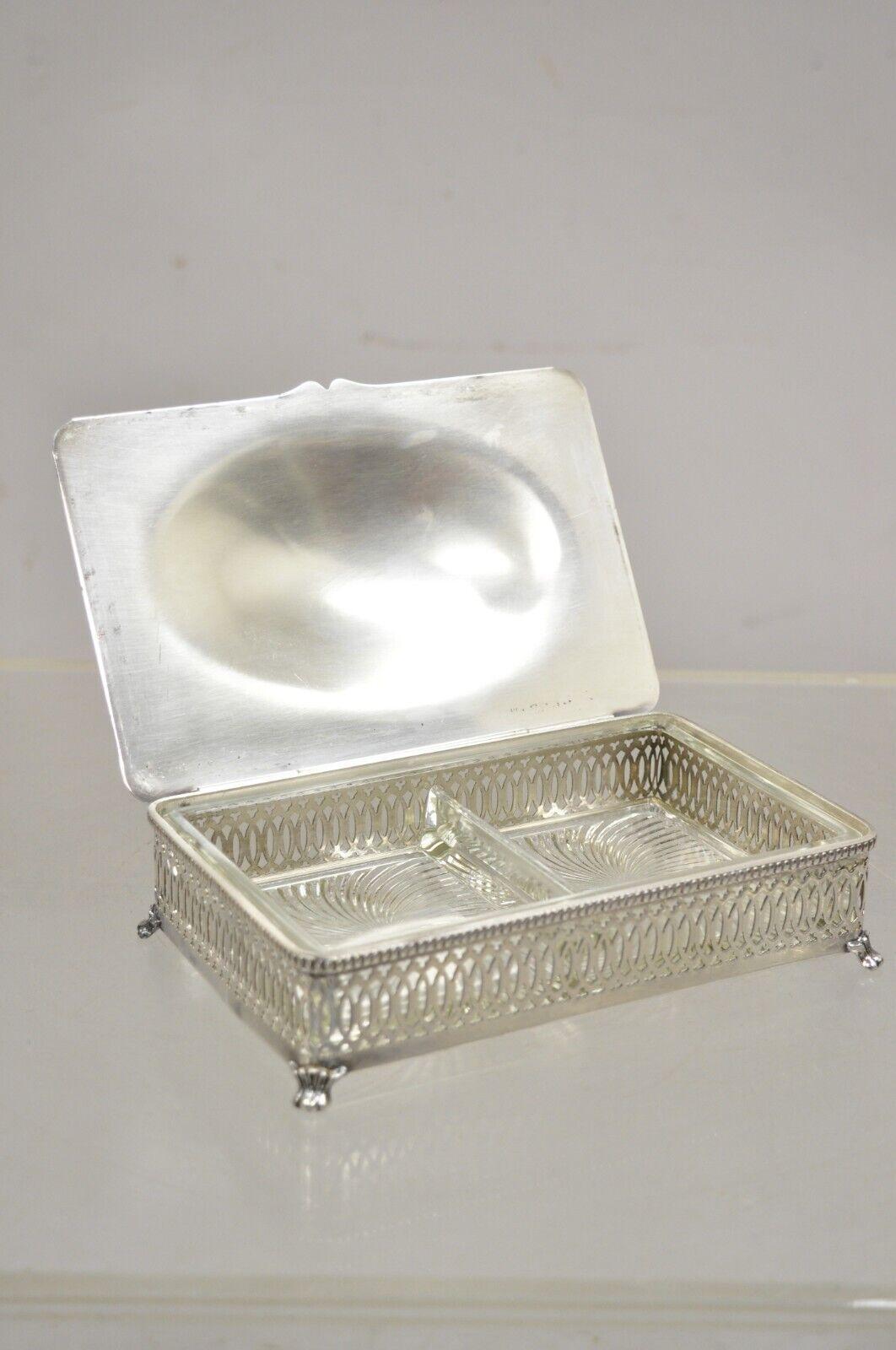20ième siècle Vintage Crescent Pierce Fretwork Silver Plated Hinged Box Sectioned Glass Liner en vente