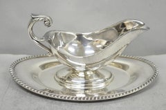 Vintage Crescent Victorian Silver Plated Gravy Sauce Boot auf beigefügten Teller